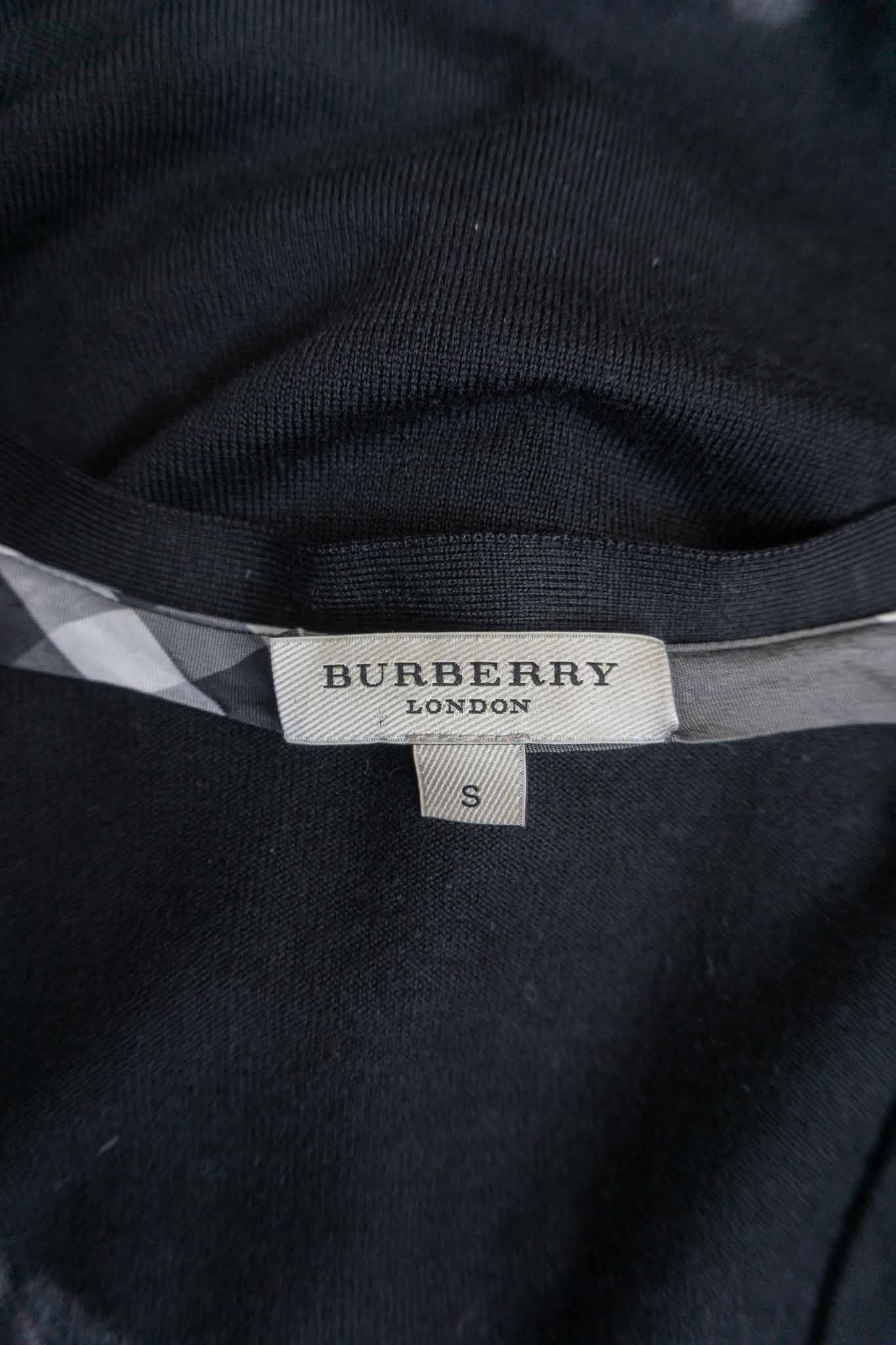 Schwarze Burberry Strickjacke mit Knopfleiste und V-Ausschnitt