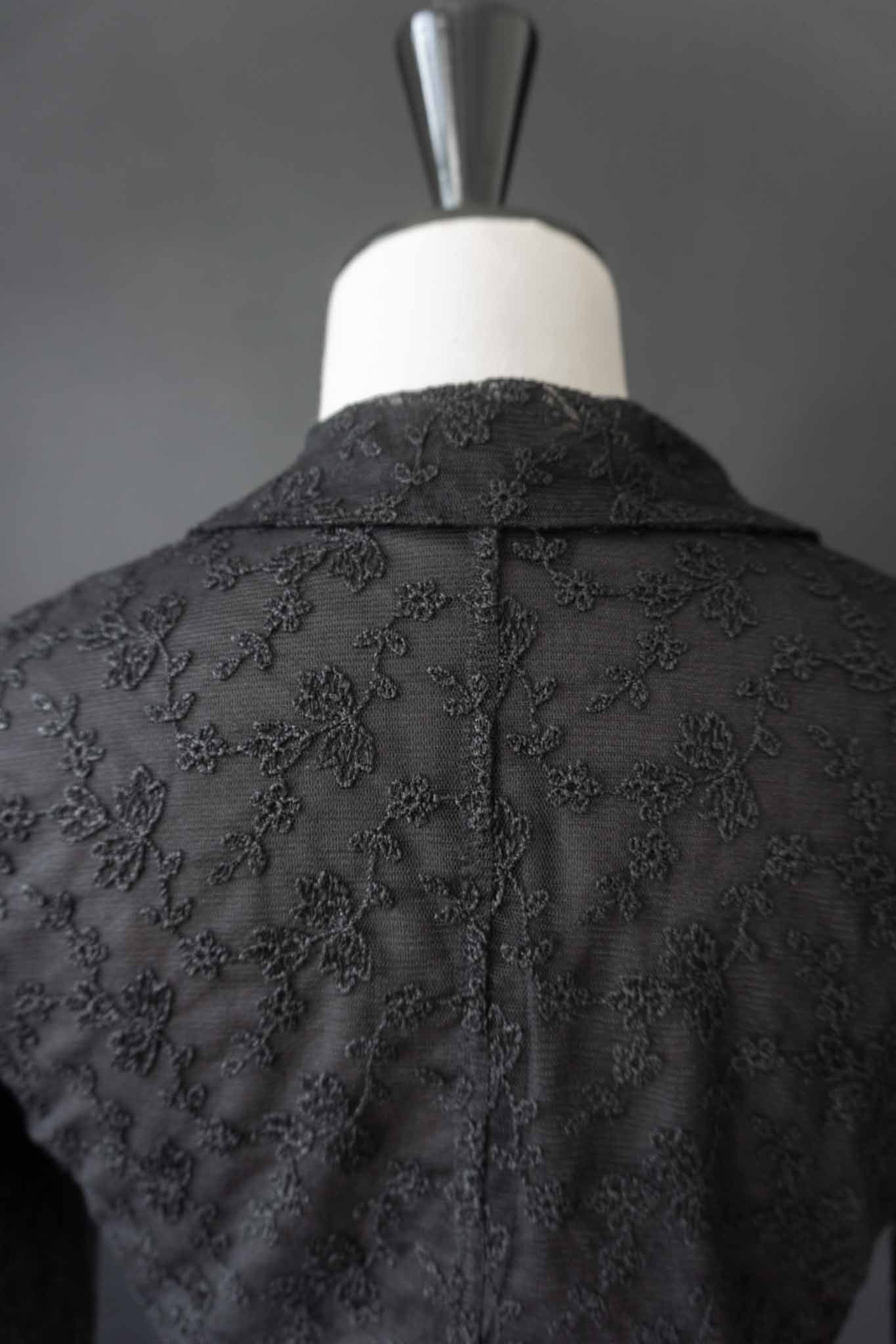 Schwarzer Vintage Spitzen-Bolero mit Kragen im Gothic Look