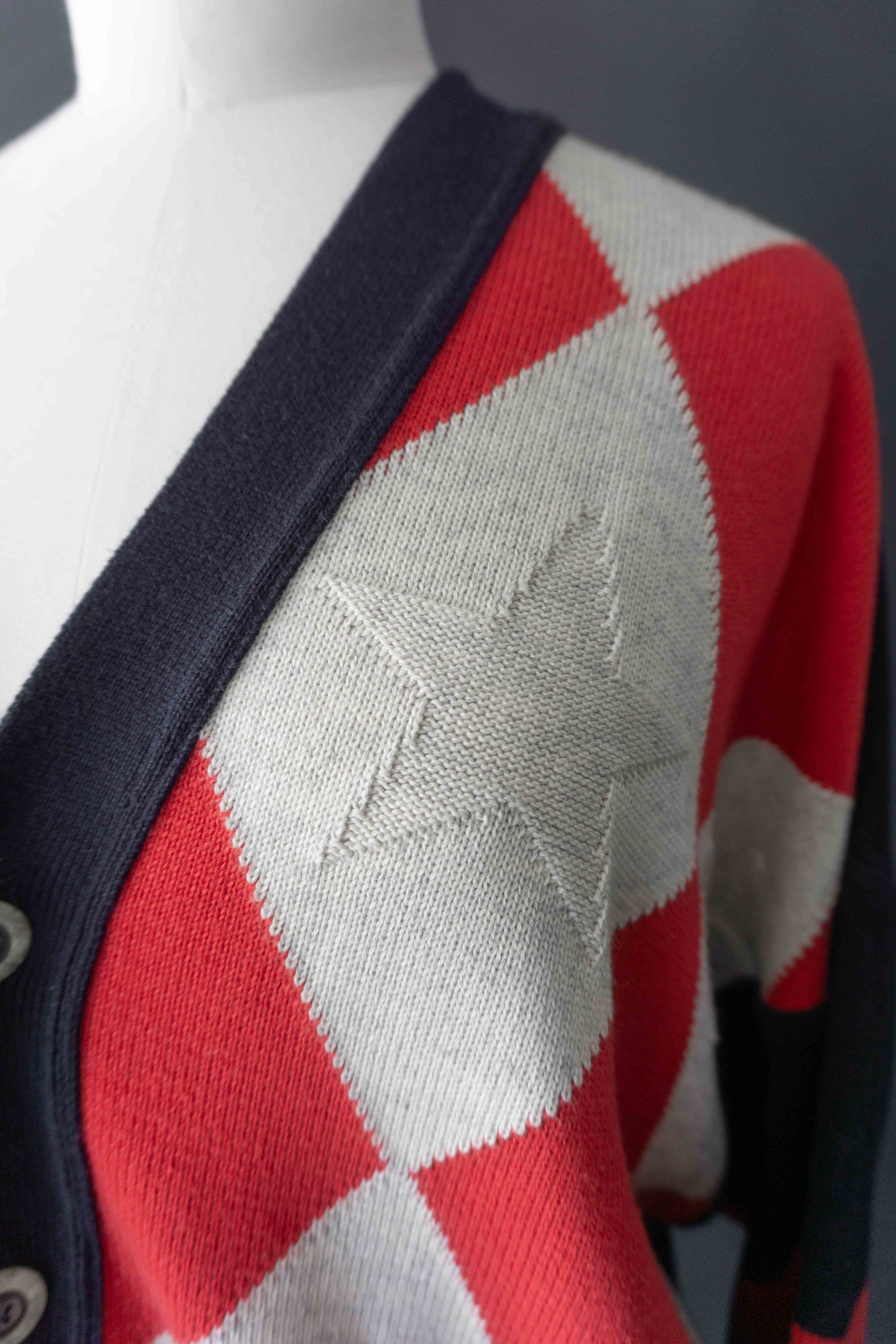 Vintage Carlo Colucci Strickjacke mit Sternmuster und Logo-Patch