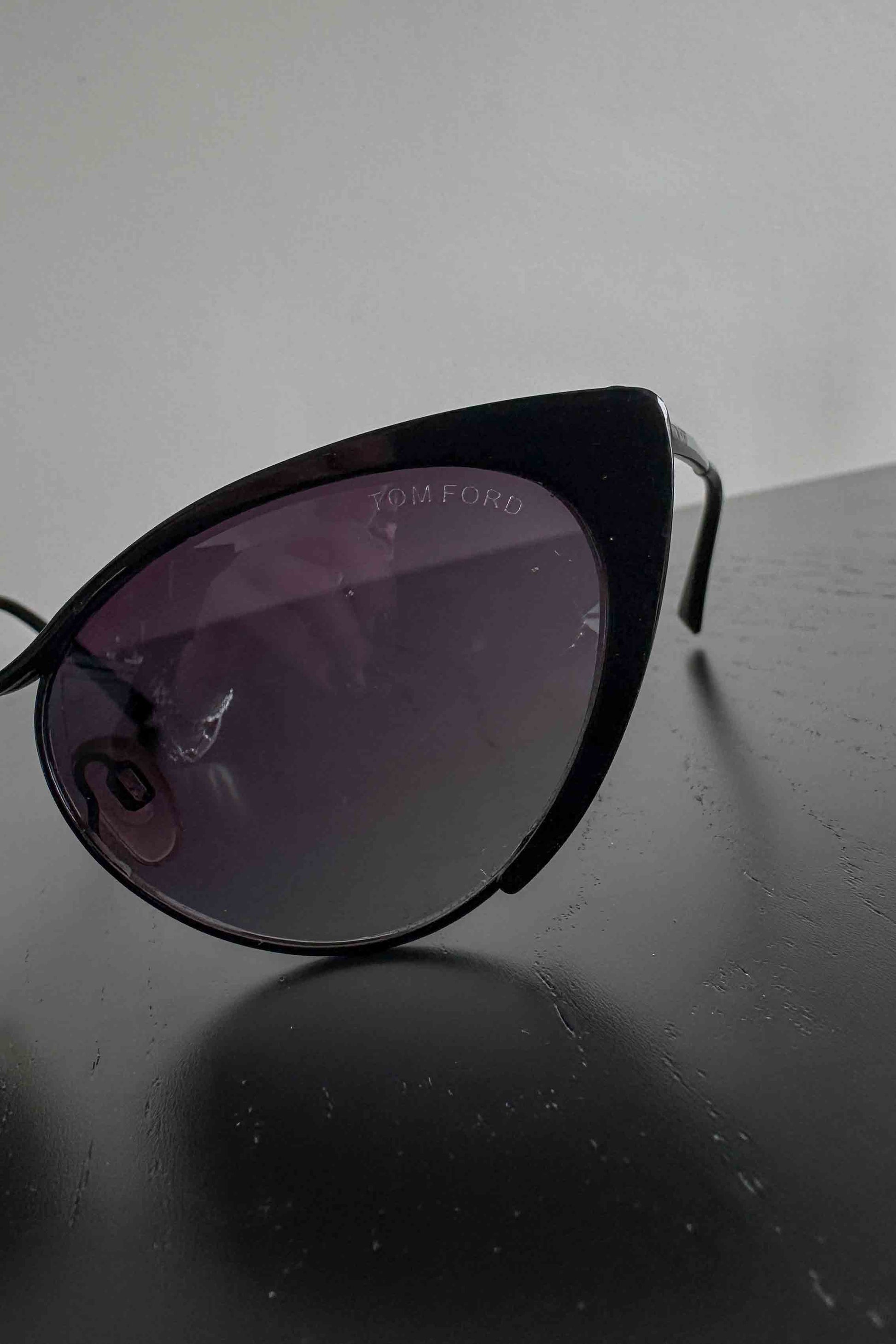 Tom Ford Sonnenbrille im Cat-Eye-Stil mit schwarzer Fassung