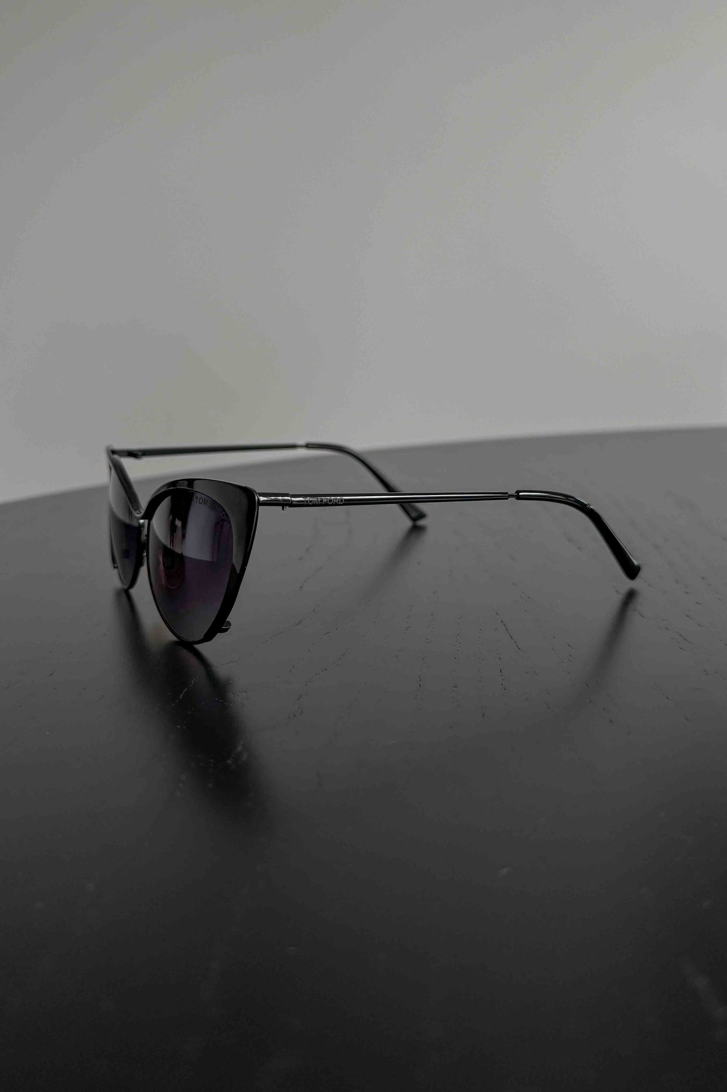 Tom Ford Sonnenbrille im Cat-Eye-Stil mit schwarzer Fassung