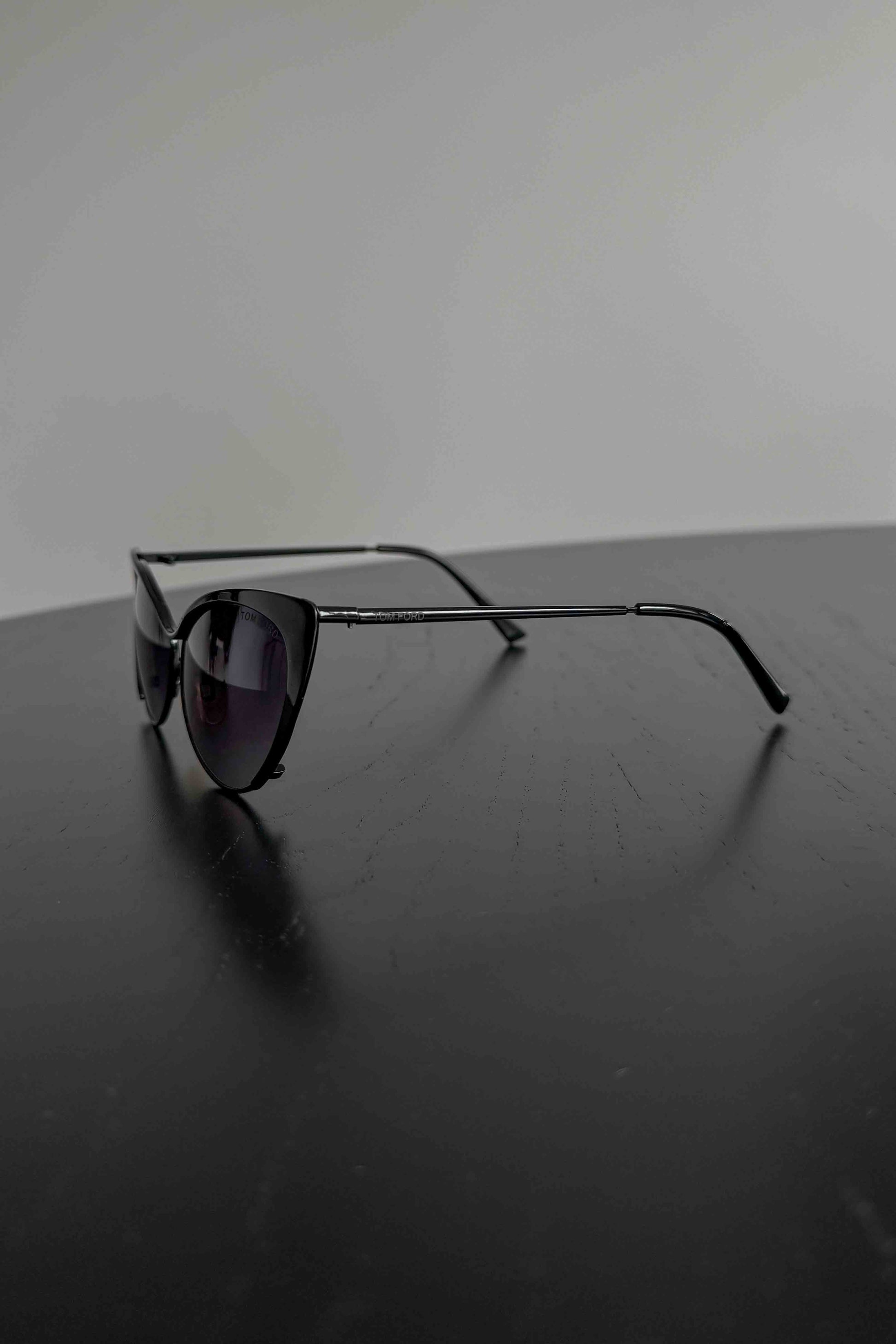 Tom Ford Sonnenbrille im Cat-Eye-Stil mit schwarzer Fassung