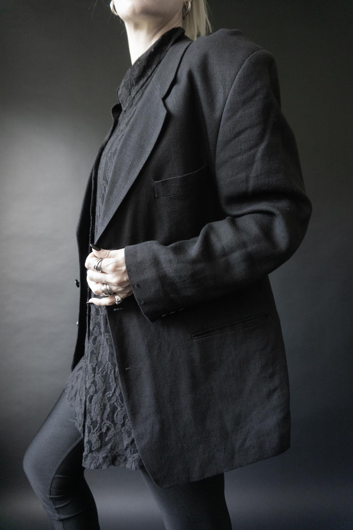 Schwarzer Oversized Vintage Blazer aus 100 % Leinen im Gothic Style