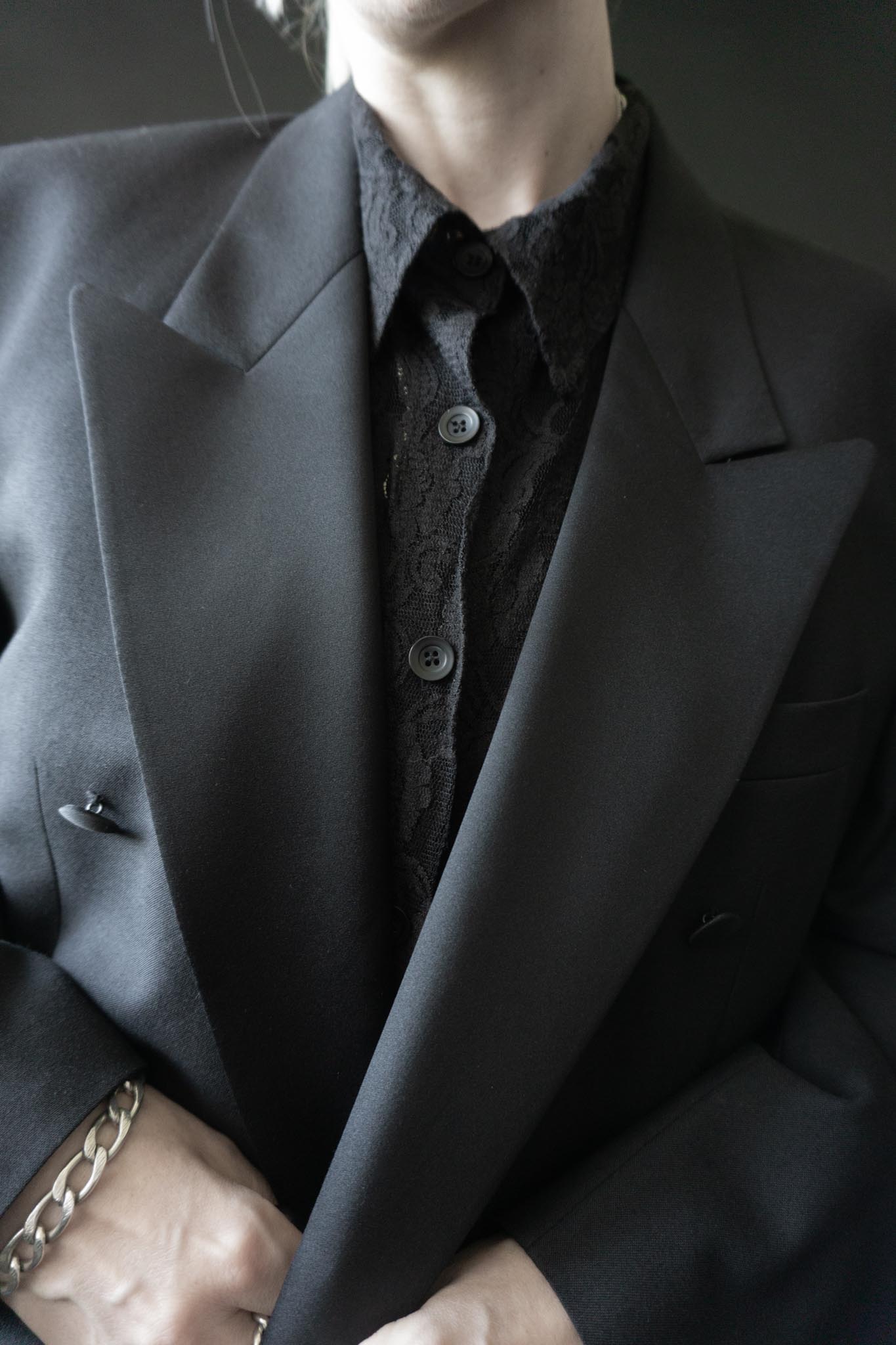 Schwarzer Oversized Smoking-Blazer aus den 80s mit Satin-Revers und doppelreihigem Schnitt