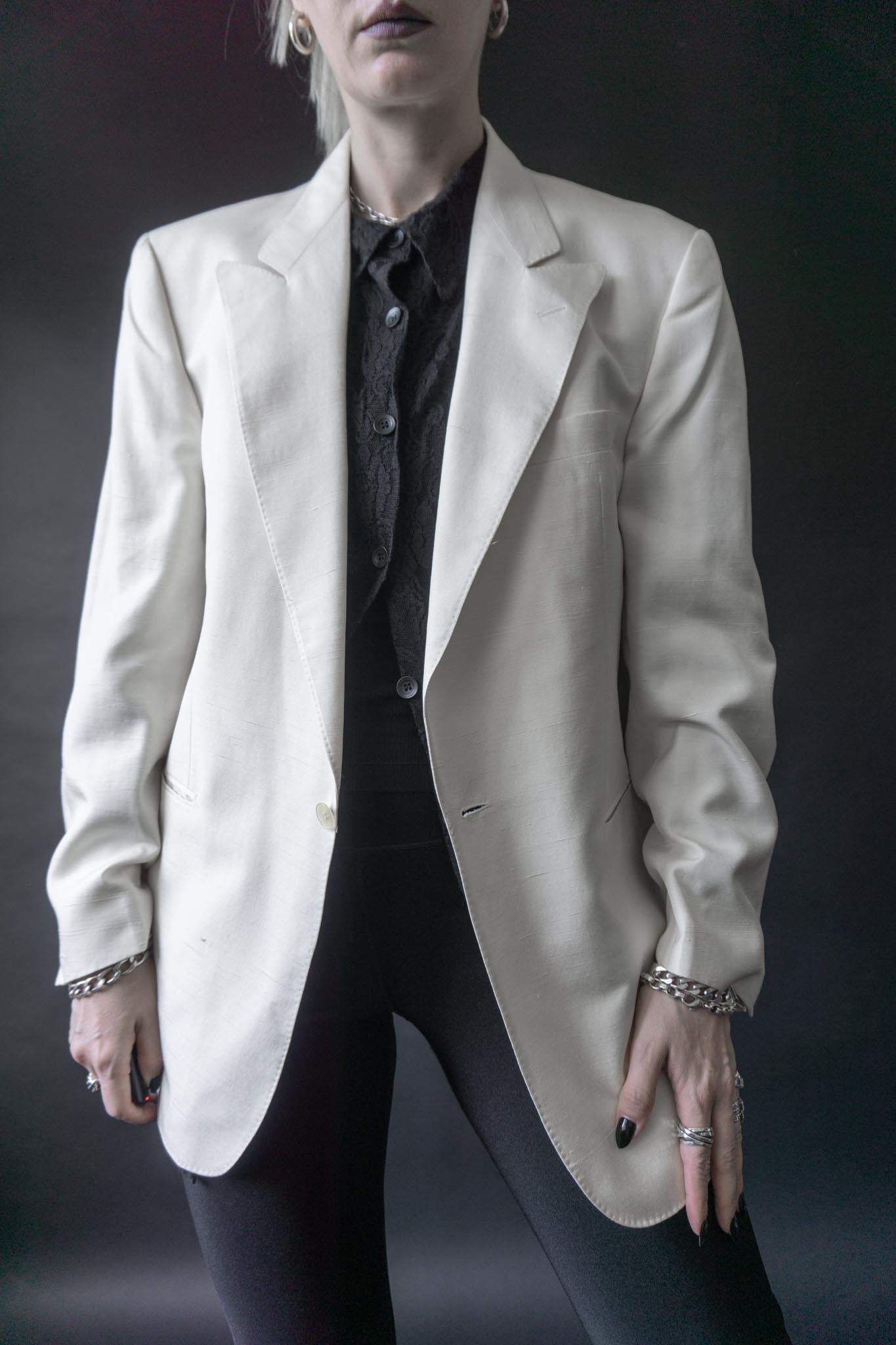 Weißer Vintage Blazer aus 100 % Wildseide mit Reverskragen, 80s Mode