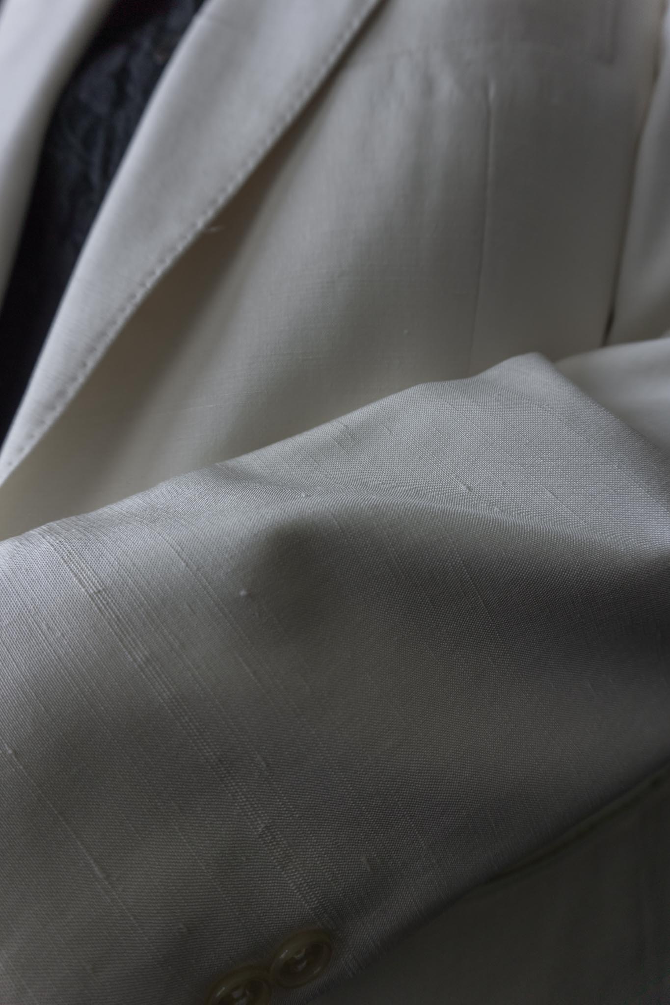 Weißer Vintage Blazer aus 100 % Wildseide mit Reverskragen, 80s Mode