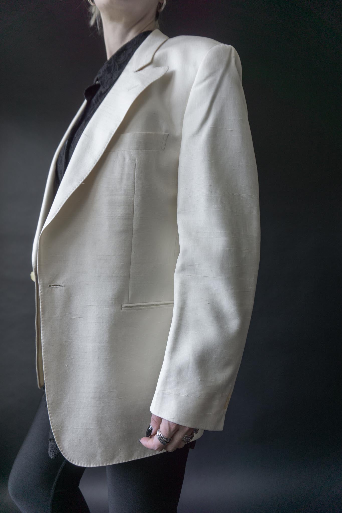 Weißer Vintage Blazer aus 100 % Wildseide mit Reverskragen, 80s Mode