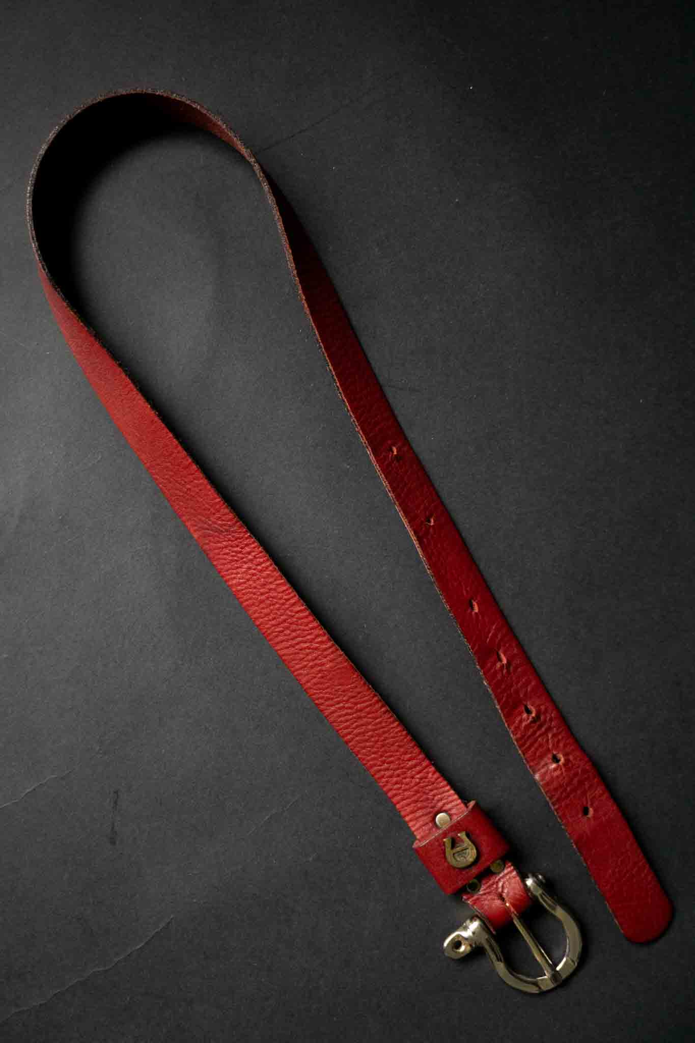 Roter 80s Aigner Gürtel aus Echtleder mit Logo