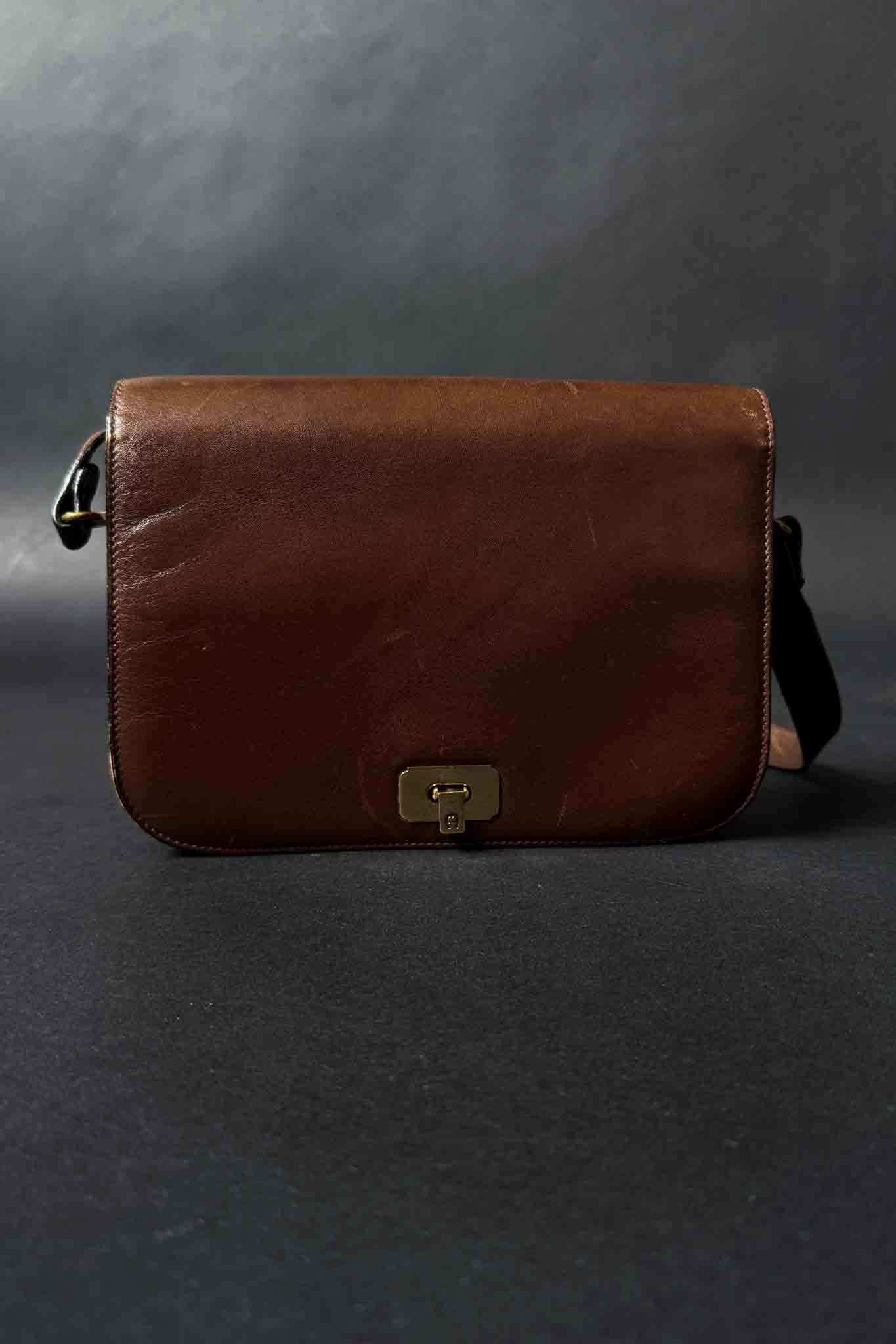 Dunkelbraune Aigner Ledertasche aus den 80ern mit goldener Hardware & drei Fächern