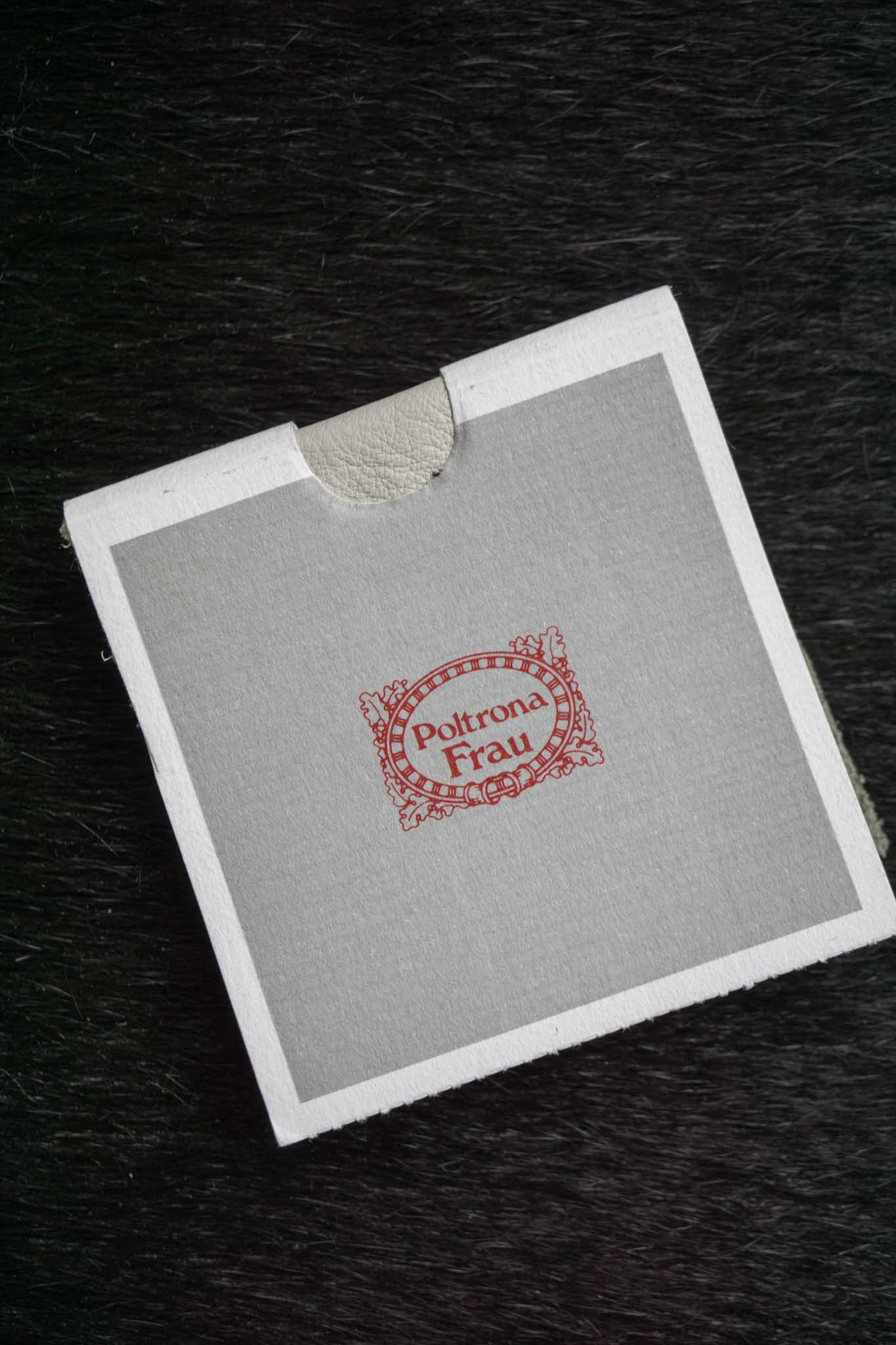 Weiße Vintage Handschuhe mit Originalverpackung