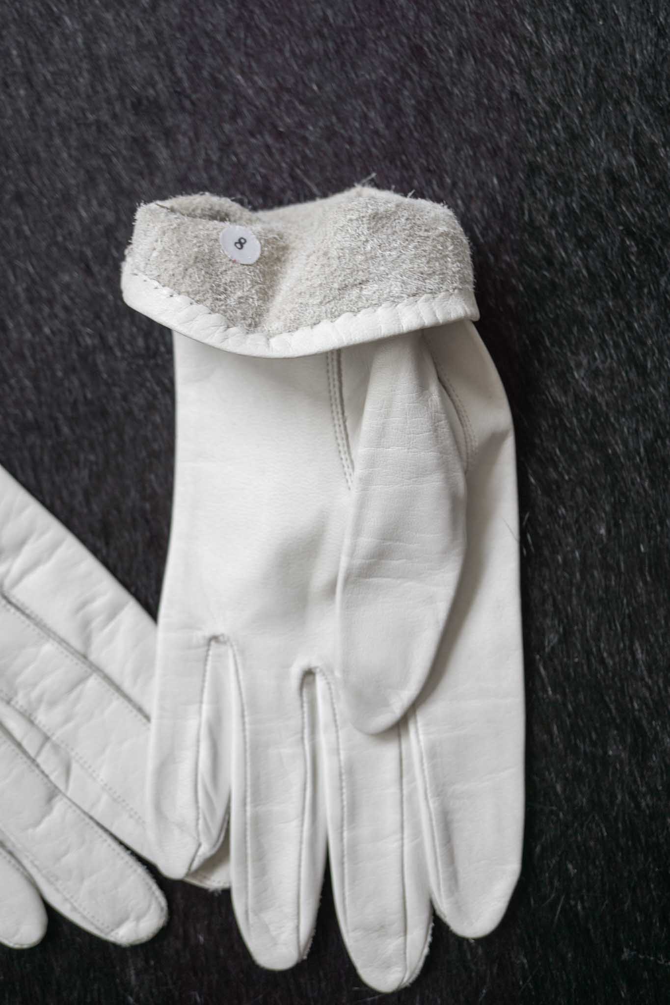 Weiße Vintage Handschuhe mit Originalverpackung