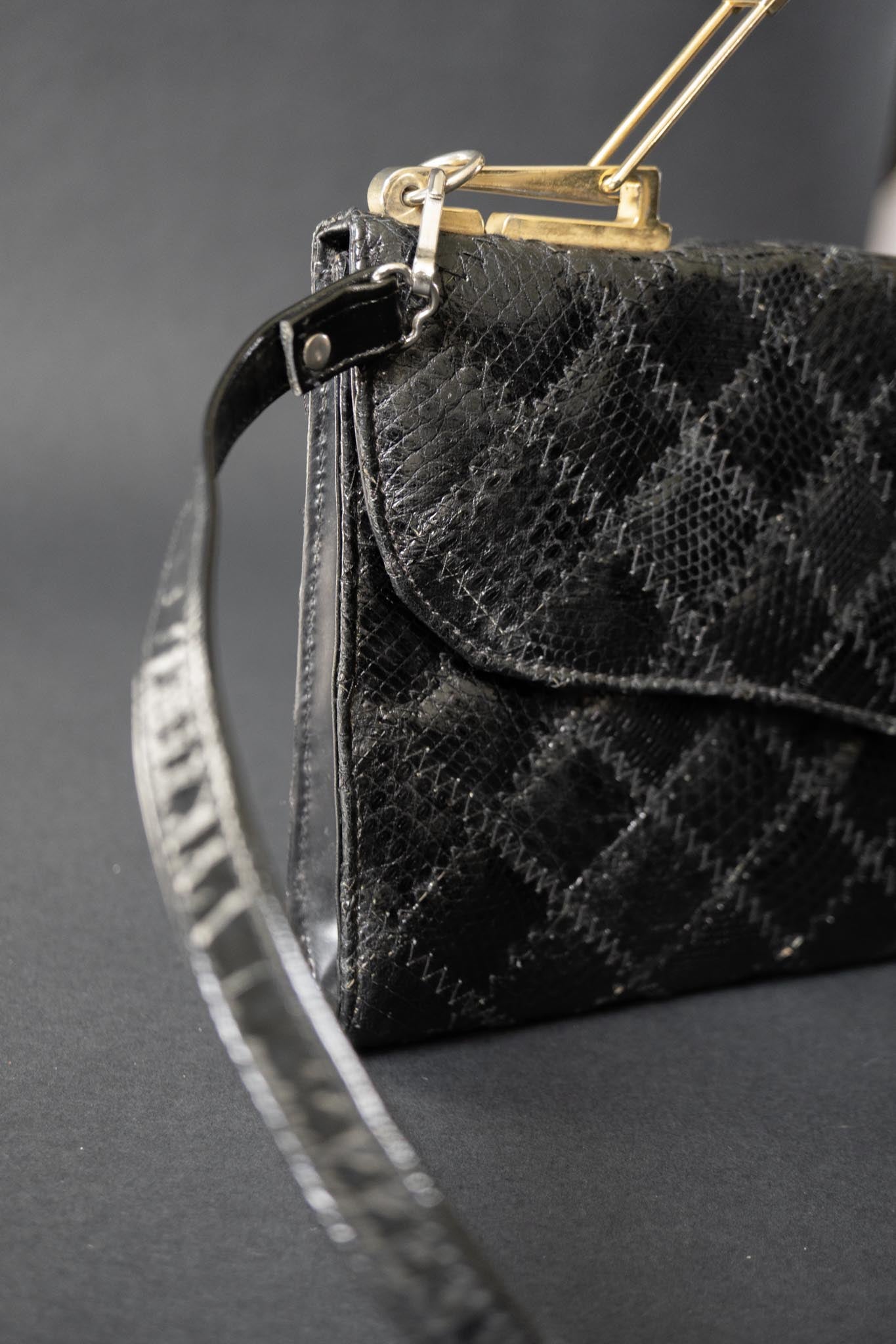 Vintage Schultertasche, Schwarz Kroko, 70s theplaincircle vintage