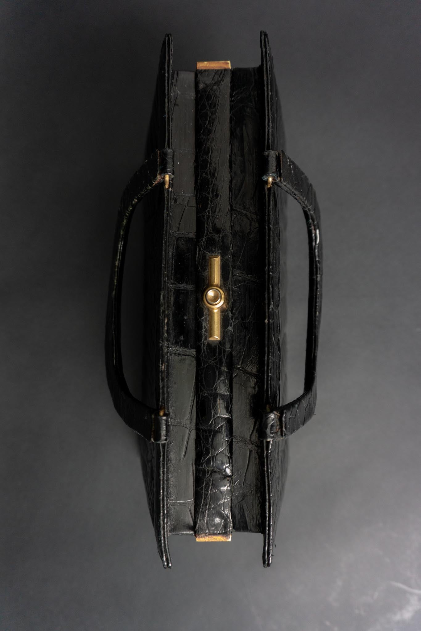 Schwarze Vintage Handtasche in Kroko-Optik mit Henkelgriff