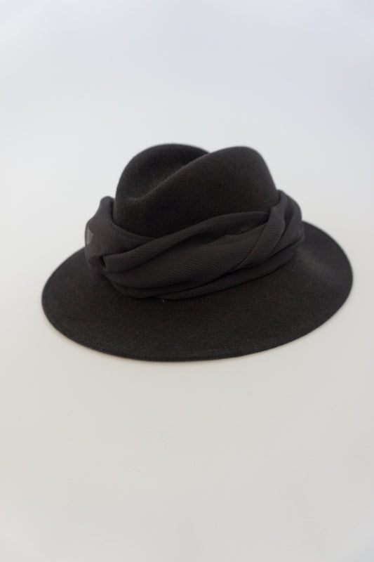 Hat black wool