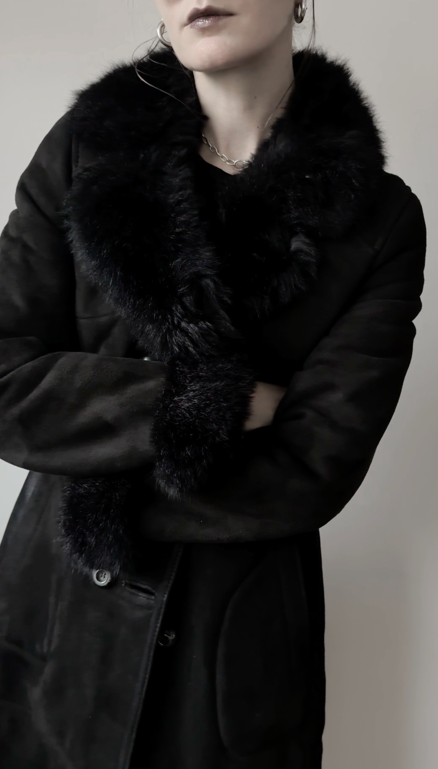 Vintage Lammfellmantel 70s Schwarz, S–M theplaincircle vintage