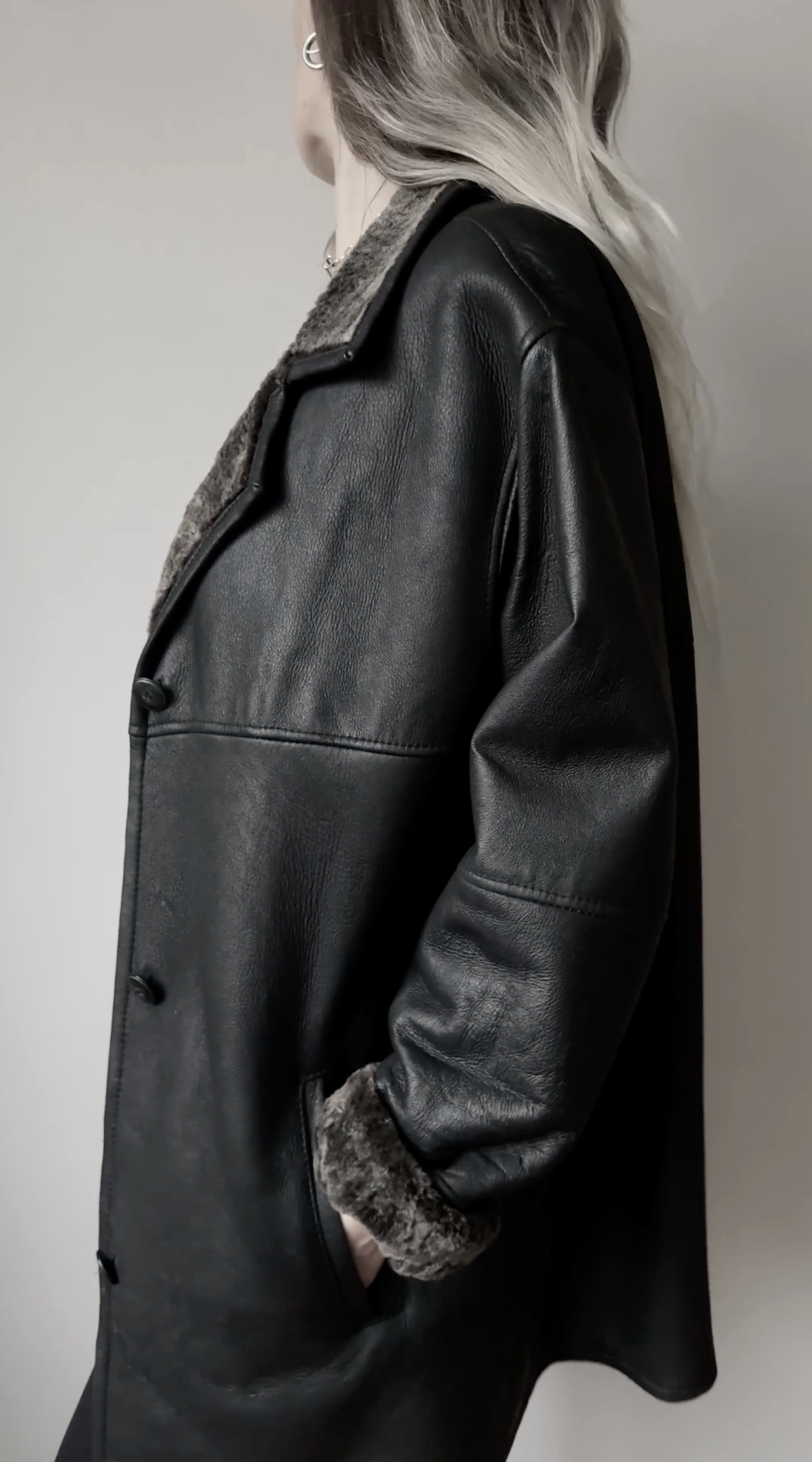 Vintage Lammfelljacke oversized, M–L theplaincircle vintage