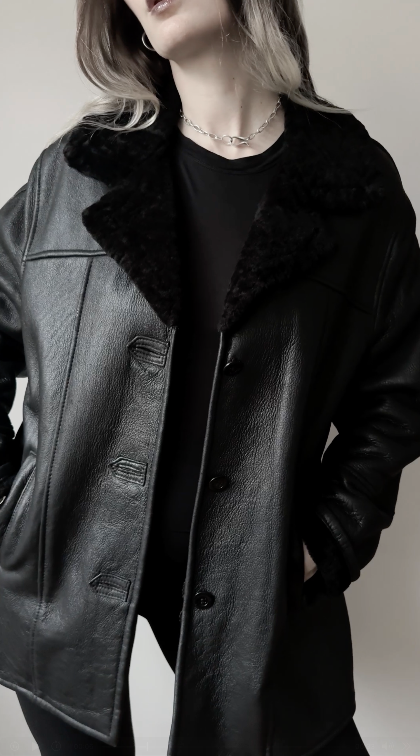 Vintage Lammfelljacke Schwarz, S–M theplaincircle vintage