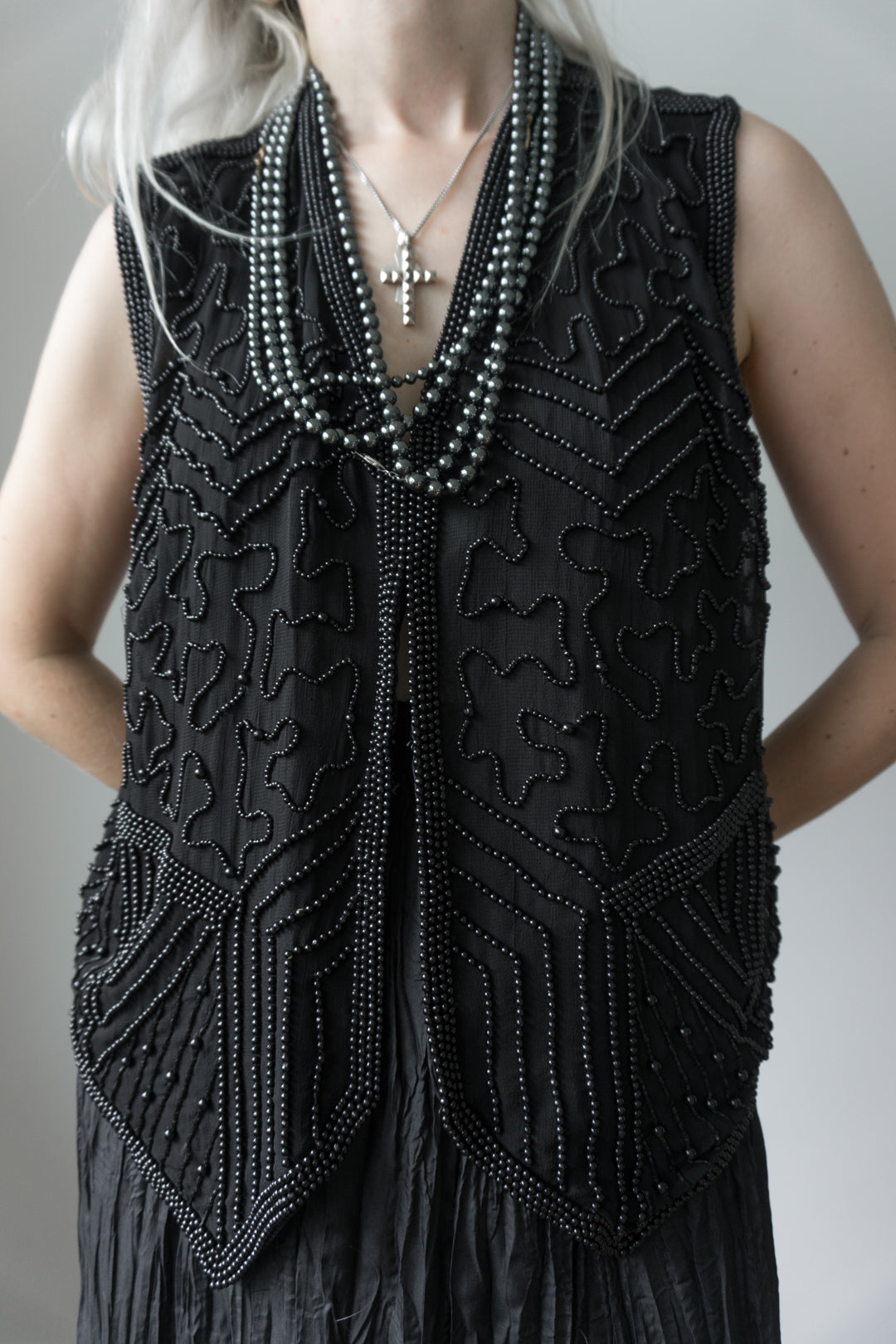 Vest pearls black 80s