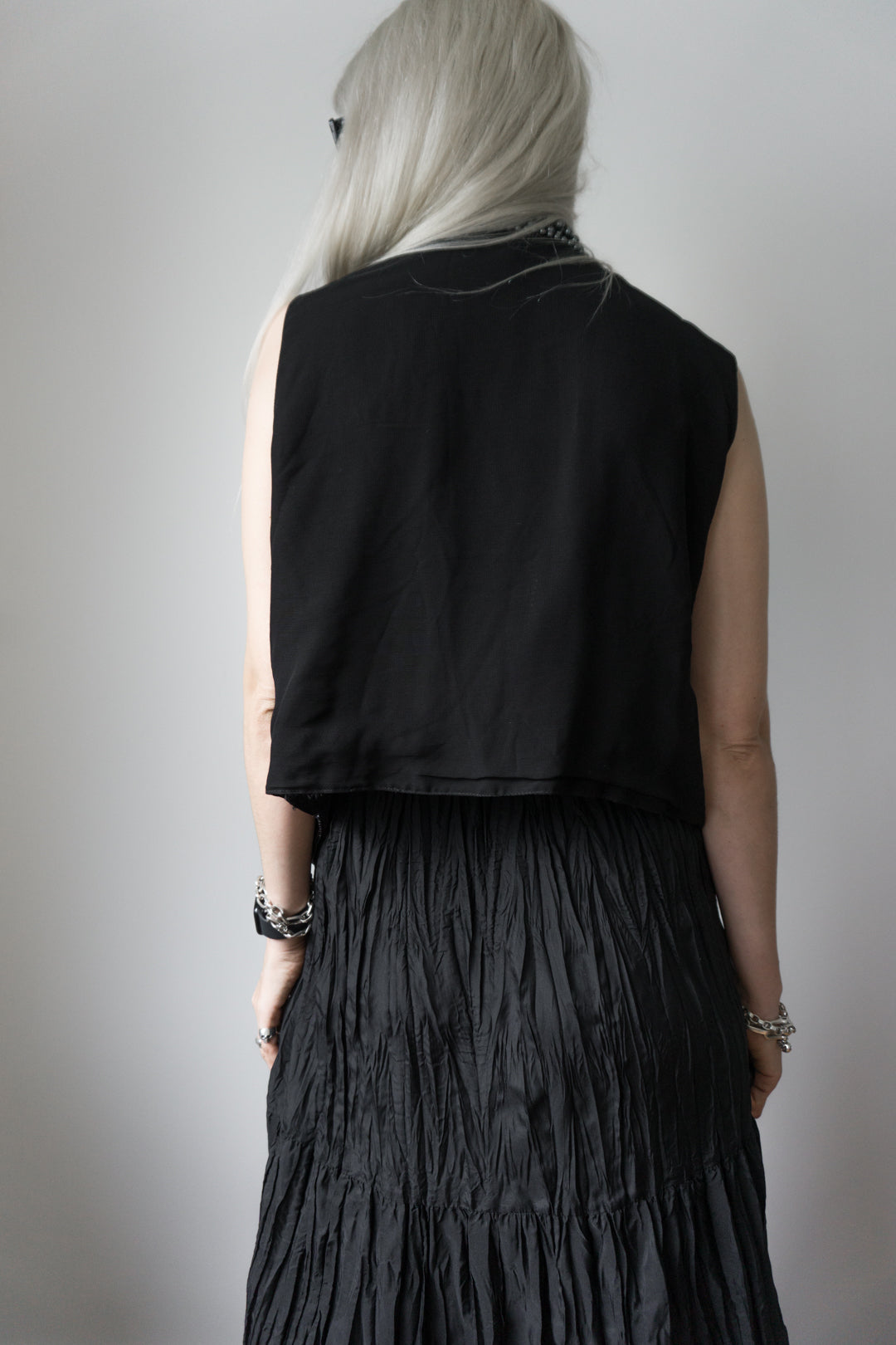 Vest pearls black 80s