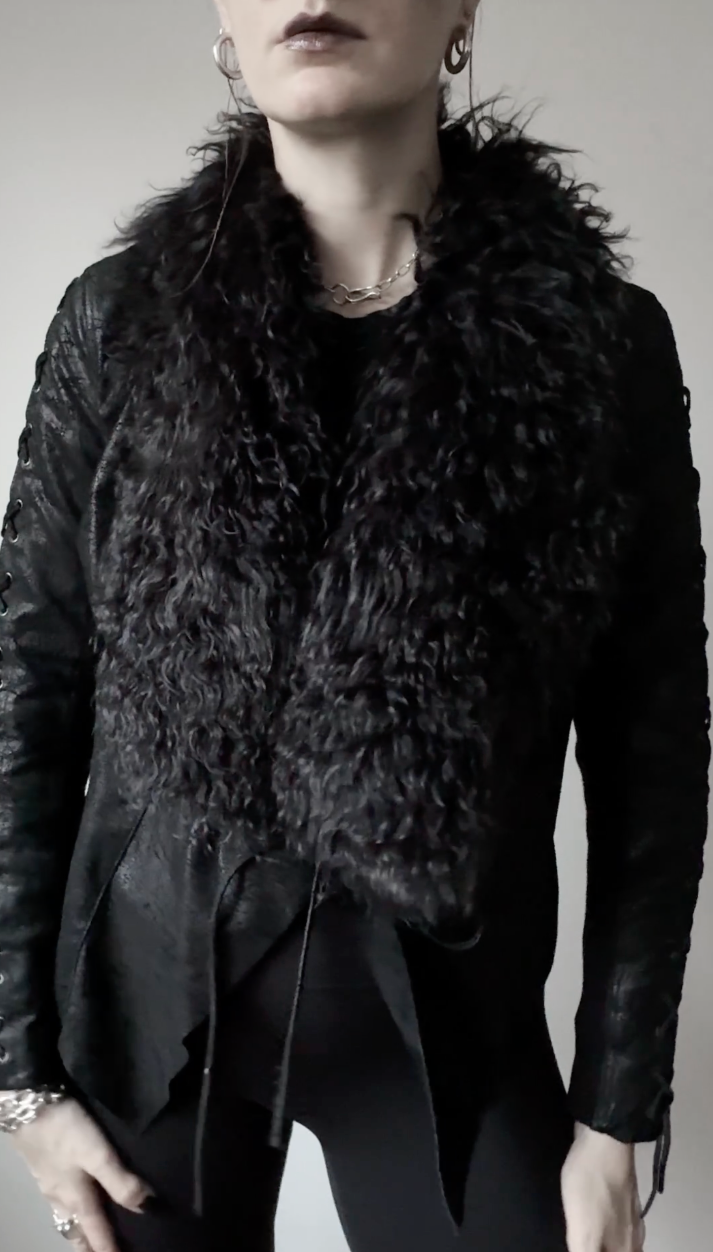 Vintage Y2K Lederjacke mit großem Shearling-Kragen, S–M theplaincircle vintage