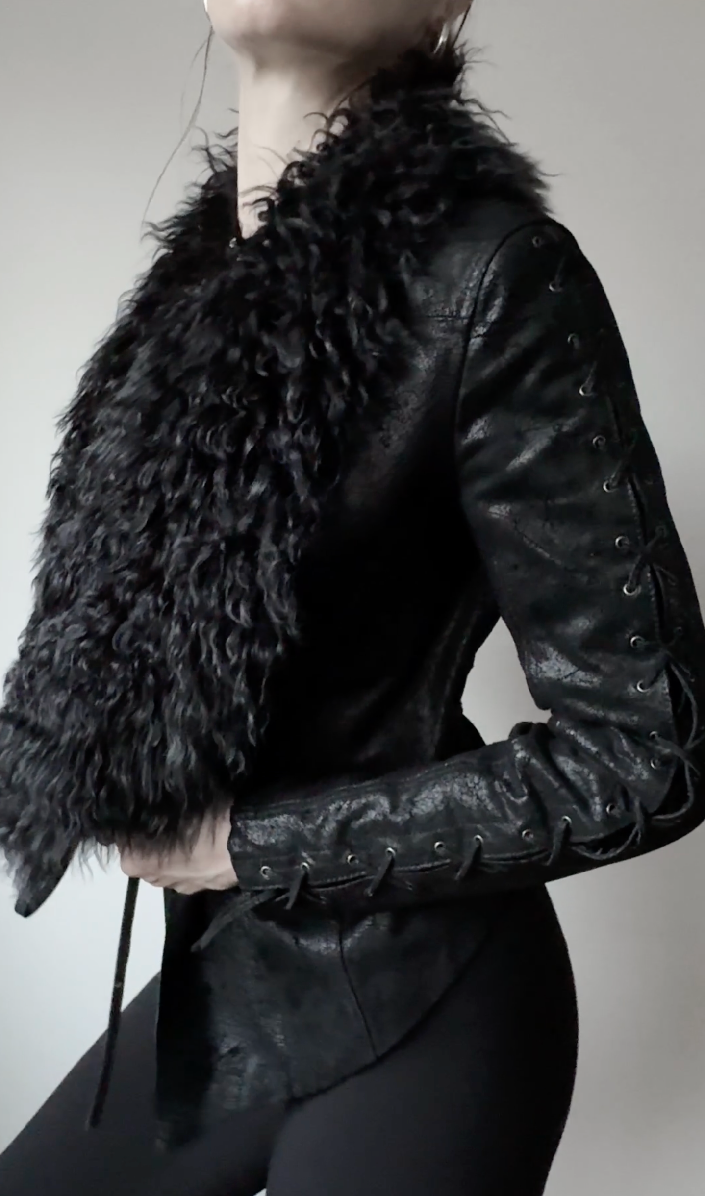 Vintage Y2K Lederjacke mit großem Shearling-Kragen, S–M theplaincircle vintage