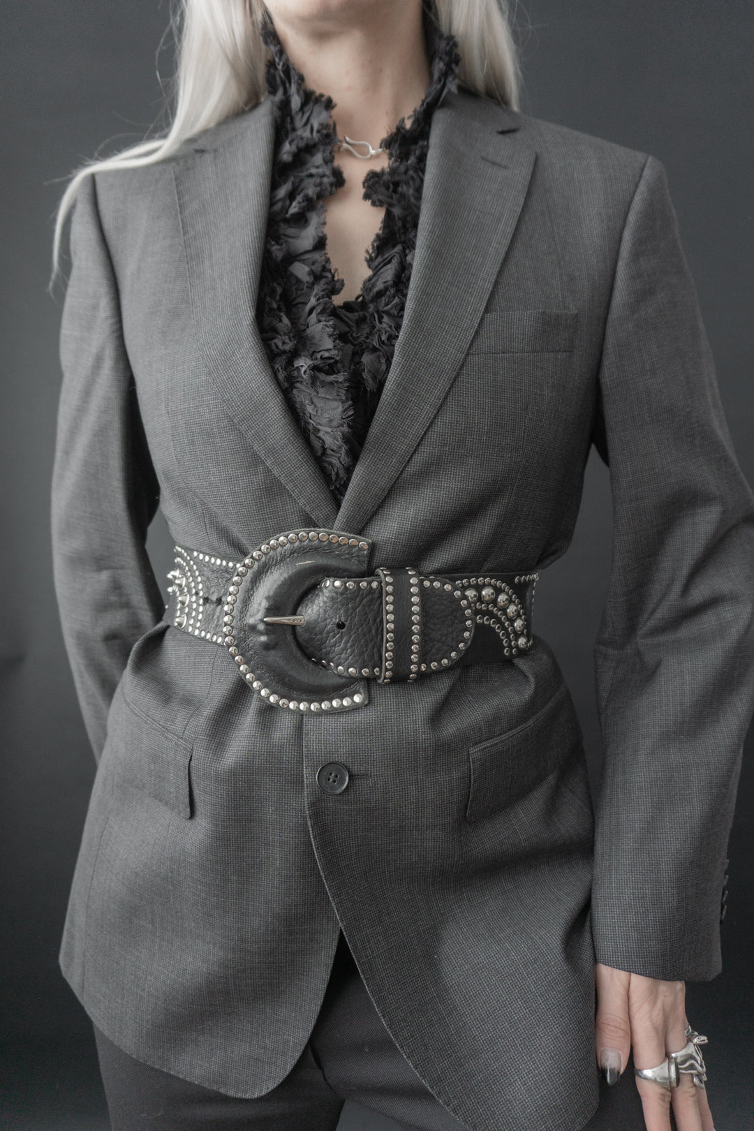 Vintage Nieten Gürtel, Leder, S–M theplaincircle vintage