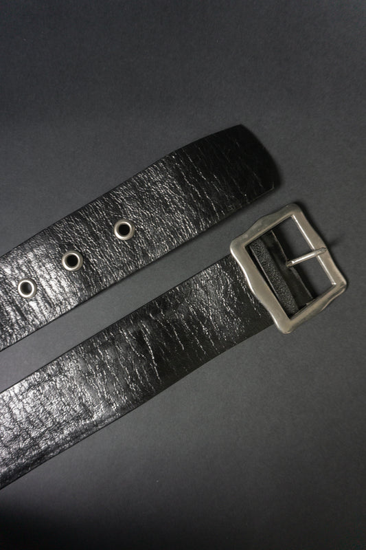 Vintage Gürtel 70er Echtleder shiny Finish mit quadratischer Schnalle und Ösen-Gürtellöchern 