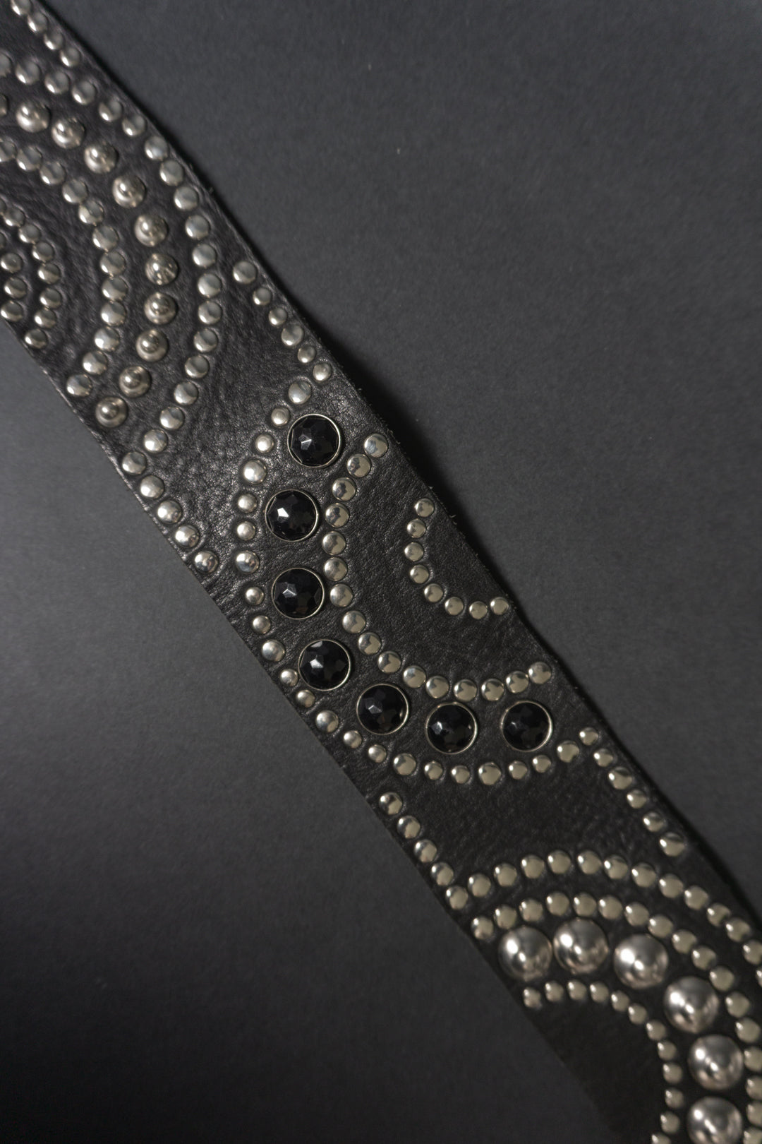 Vintage Nieten Gürtel, Leder, S–M theplaincircle vintage