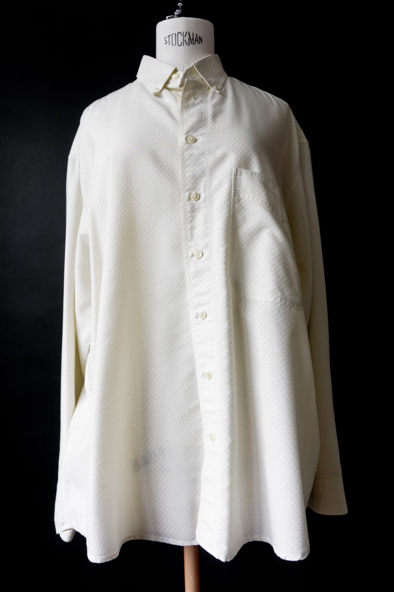 Vintage-Hemd in Creme mit Mikrostruktur und klassischem Schnitt 