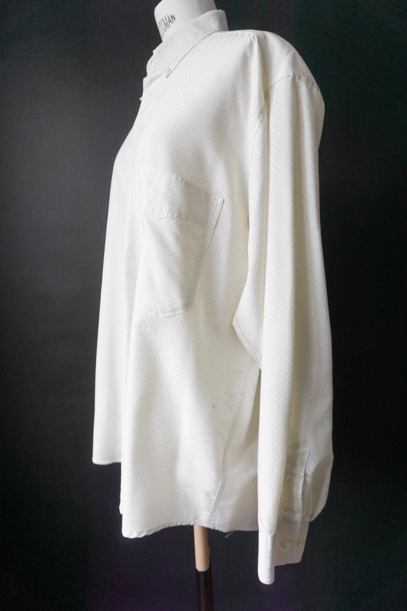 Vintage-Hemd in Creme mit Mikrostruktur und klassischem Schnitt 