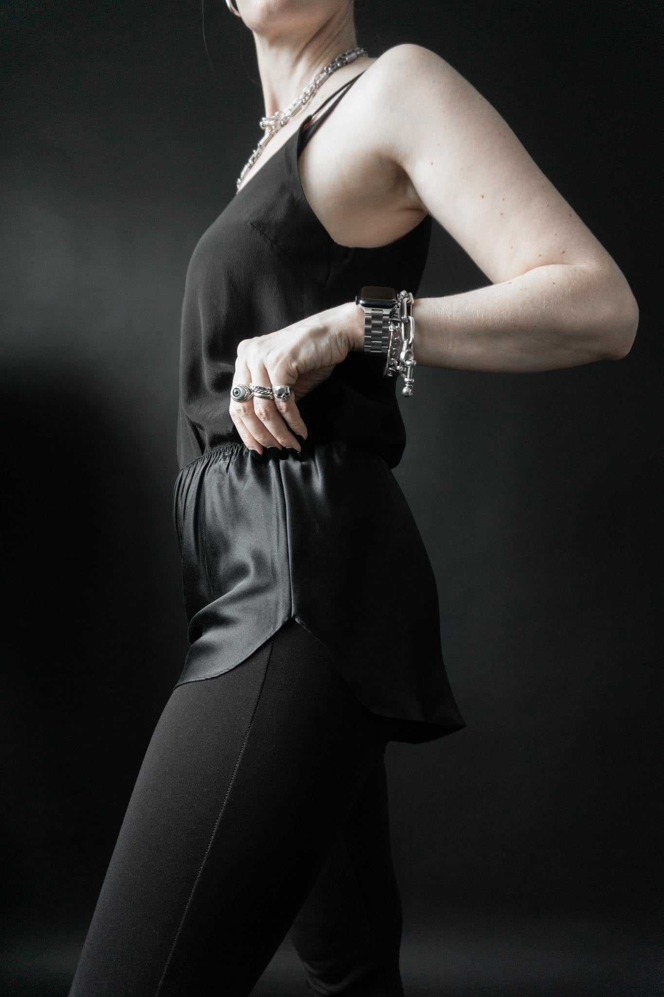 Schwarze Seiden-Shorts im Lingerie-Stil mit elastischem Bund