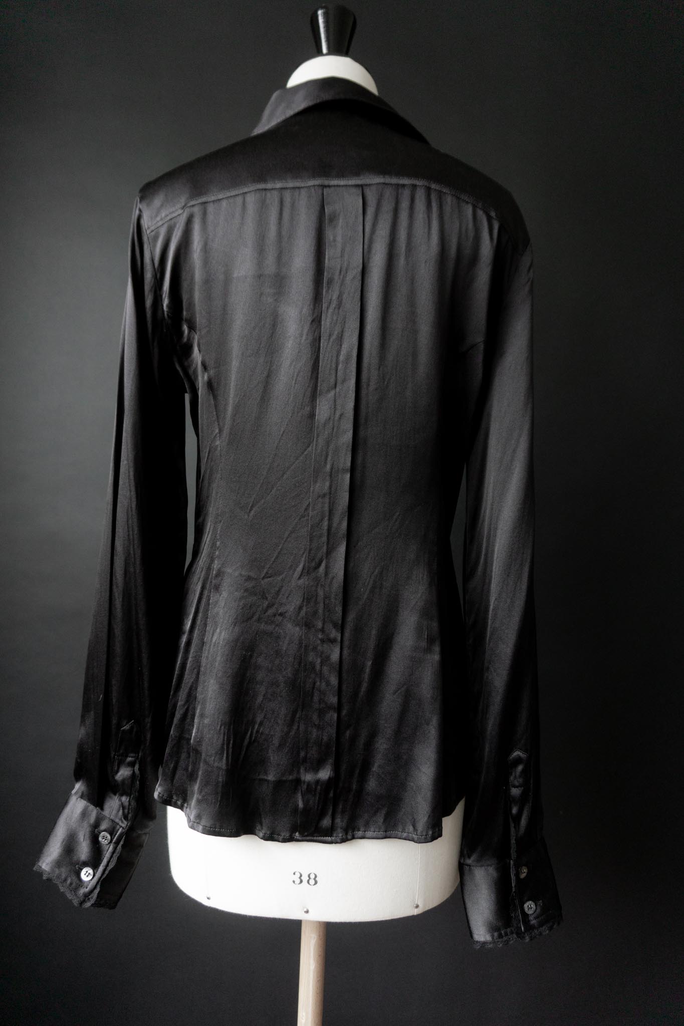 Vintage Dolce & Gabbana Bluse aus schwarzer Seide mit Spitze und Perlmuttknöpfen