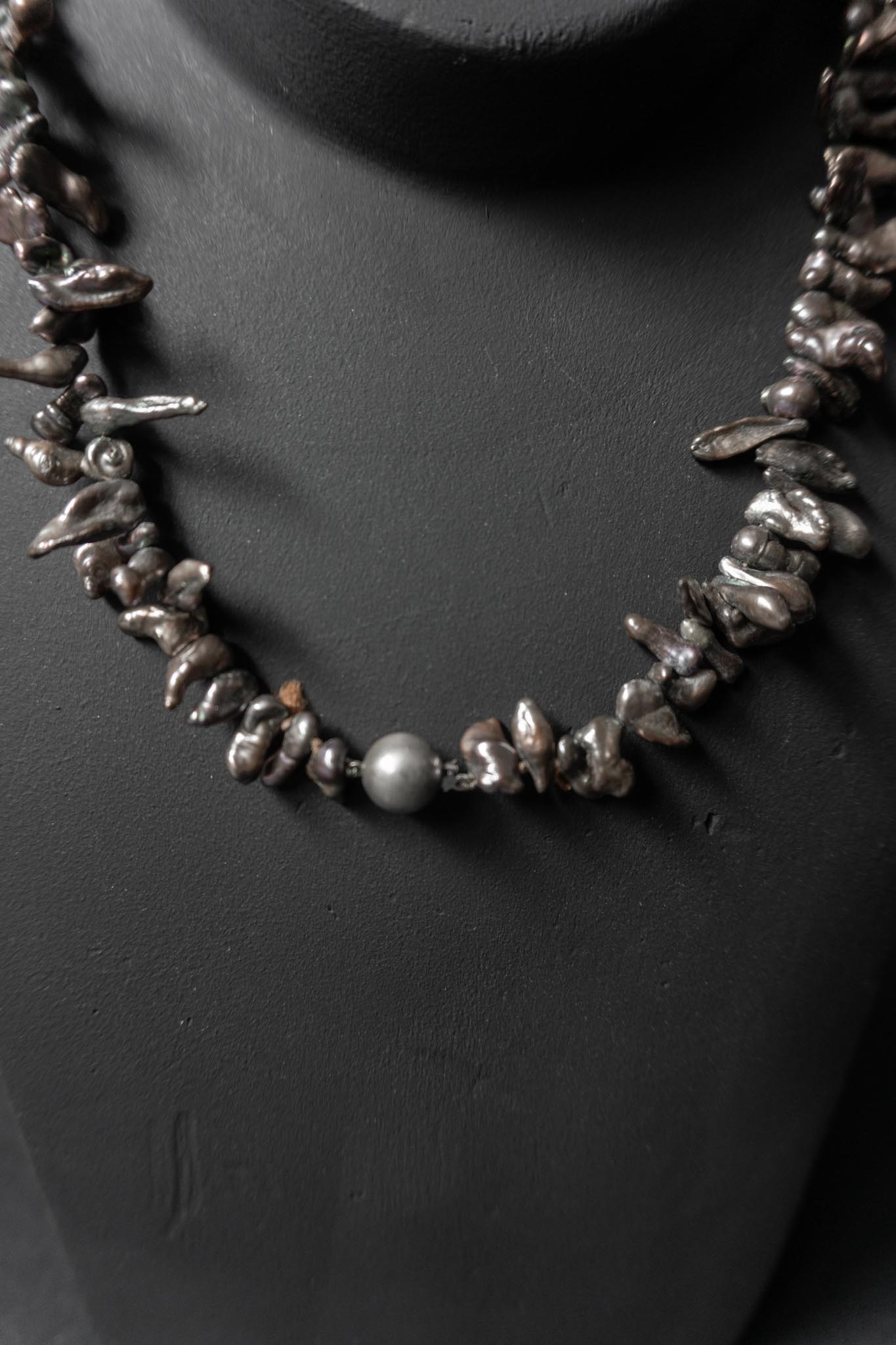 Perlenkette mit 925-Silberverschluss Keshi Perlen - Dunkle Aubergine Perlen - Große Stick Perlen - Japanische Akoya Salzwasser 