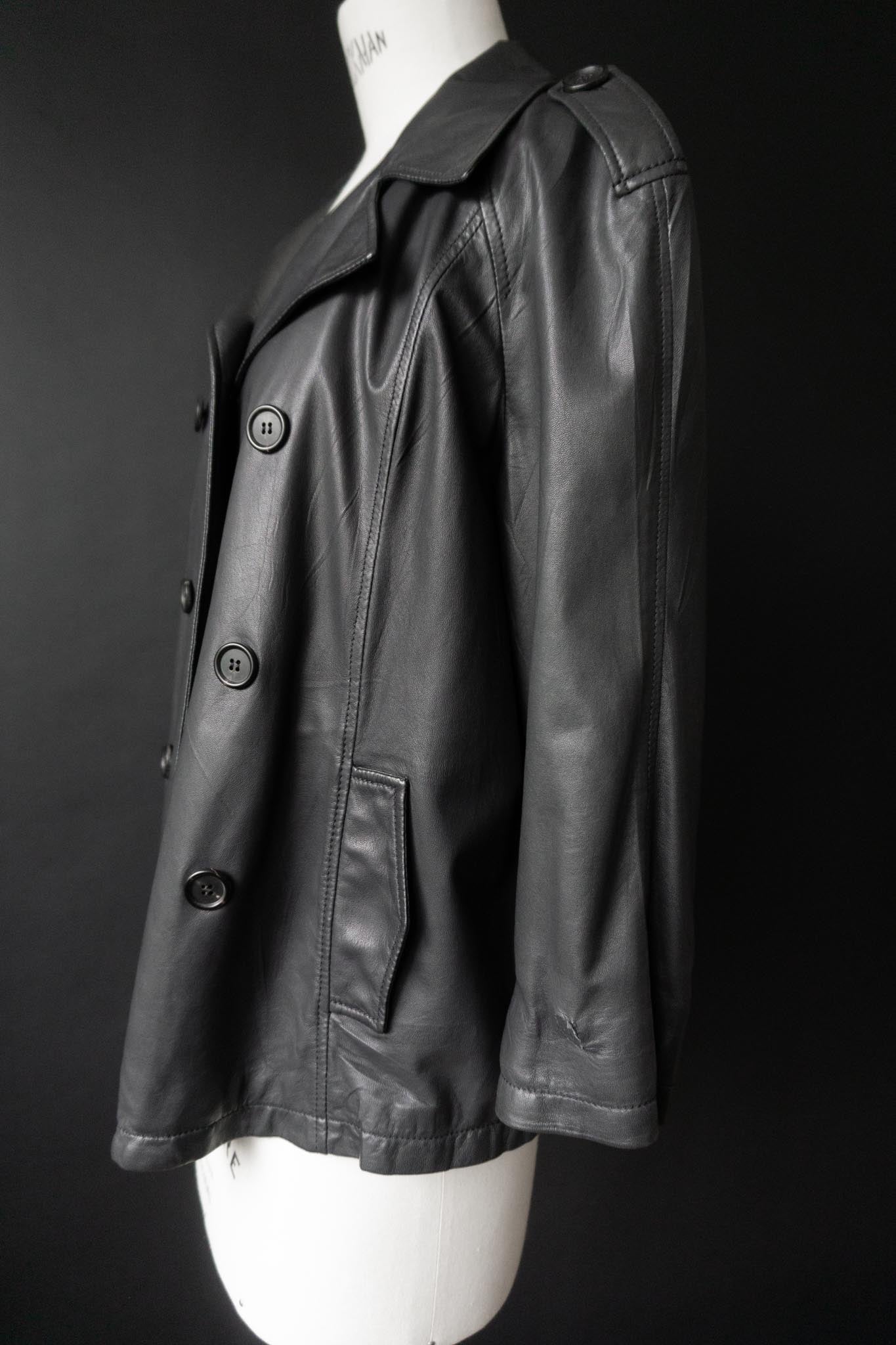 Schwarze Prada Vintage-Lederjacke, kurzer doppelreihiger Trench-Schnitt, butterweiches Leder
