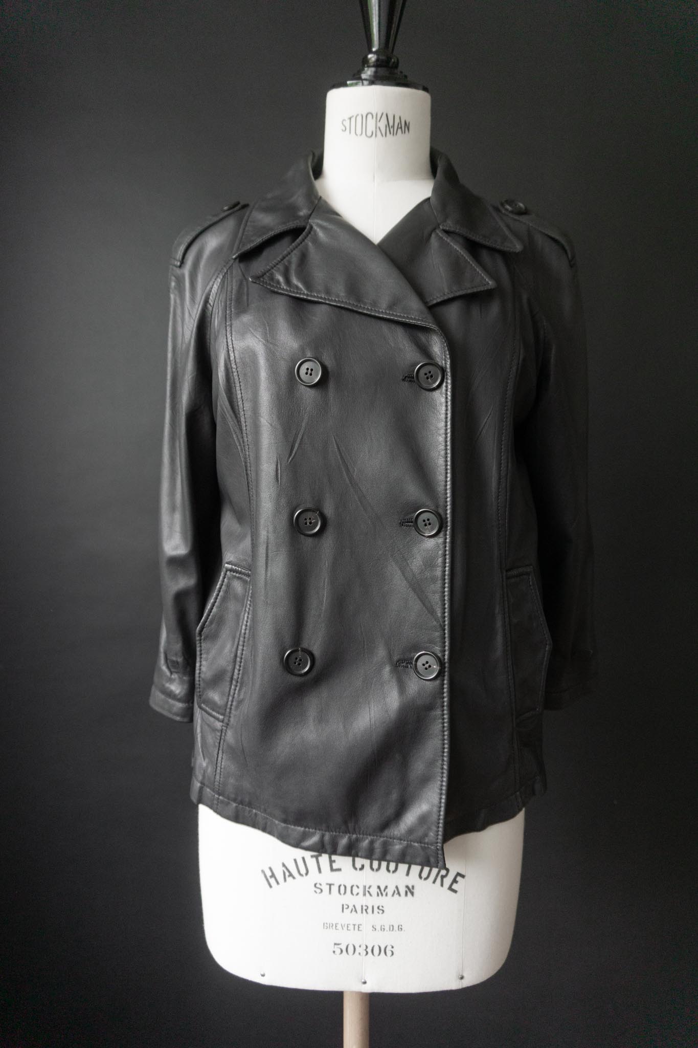 Schwarze Prada Vintage-Lederjacke, kurzer doppelreihiger Trench-Schnitt, butterweiches Leder