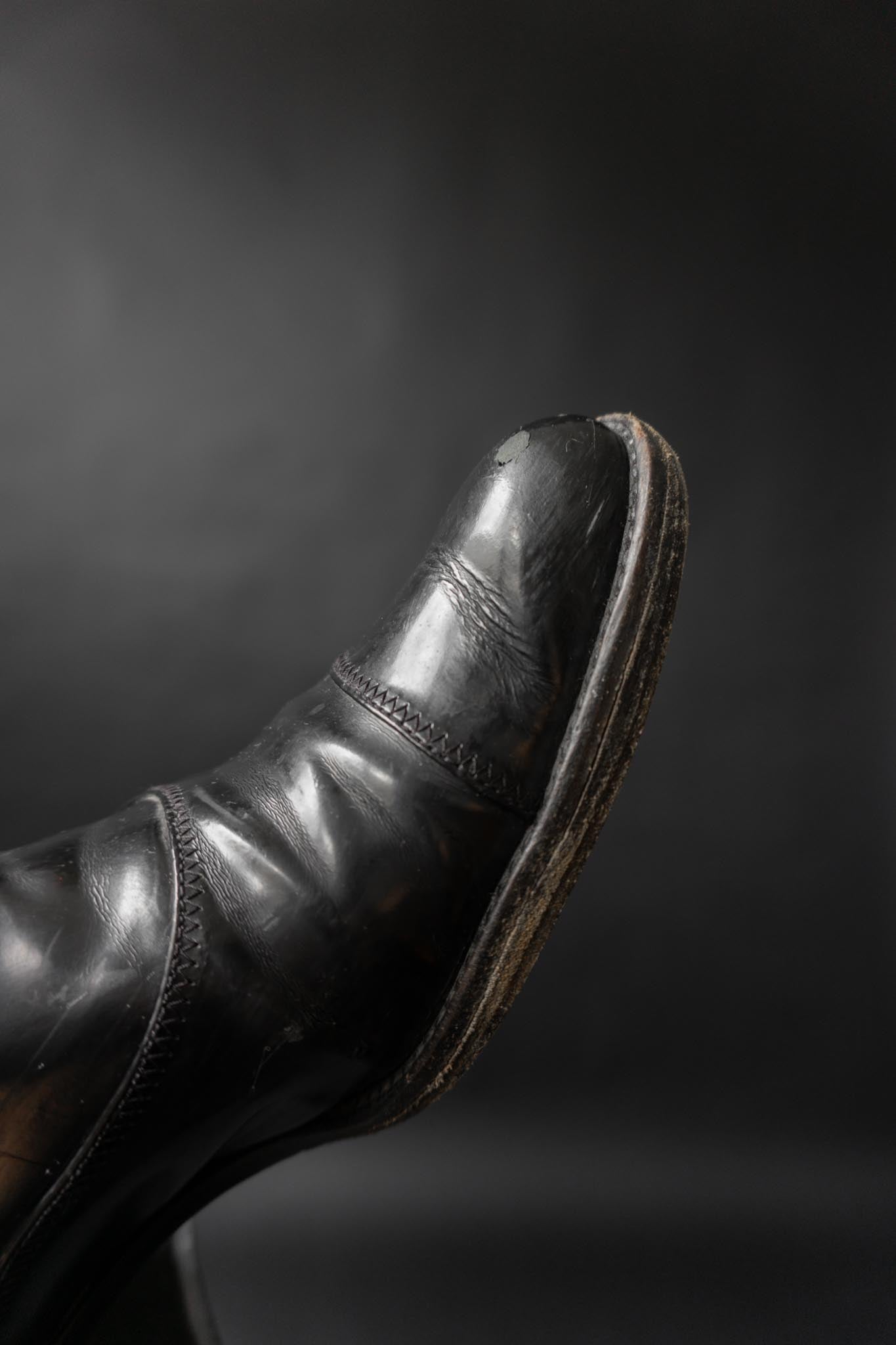 Schwarze Vintage Prada Boots aus Lackleder mit Klettverschluss und viktorianischer Spitze – Größe 36