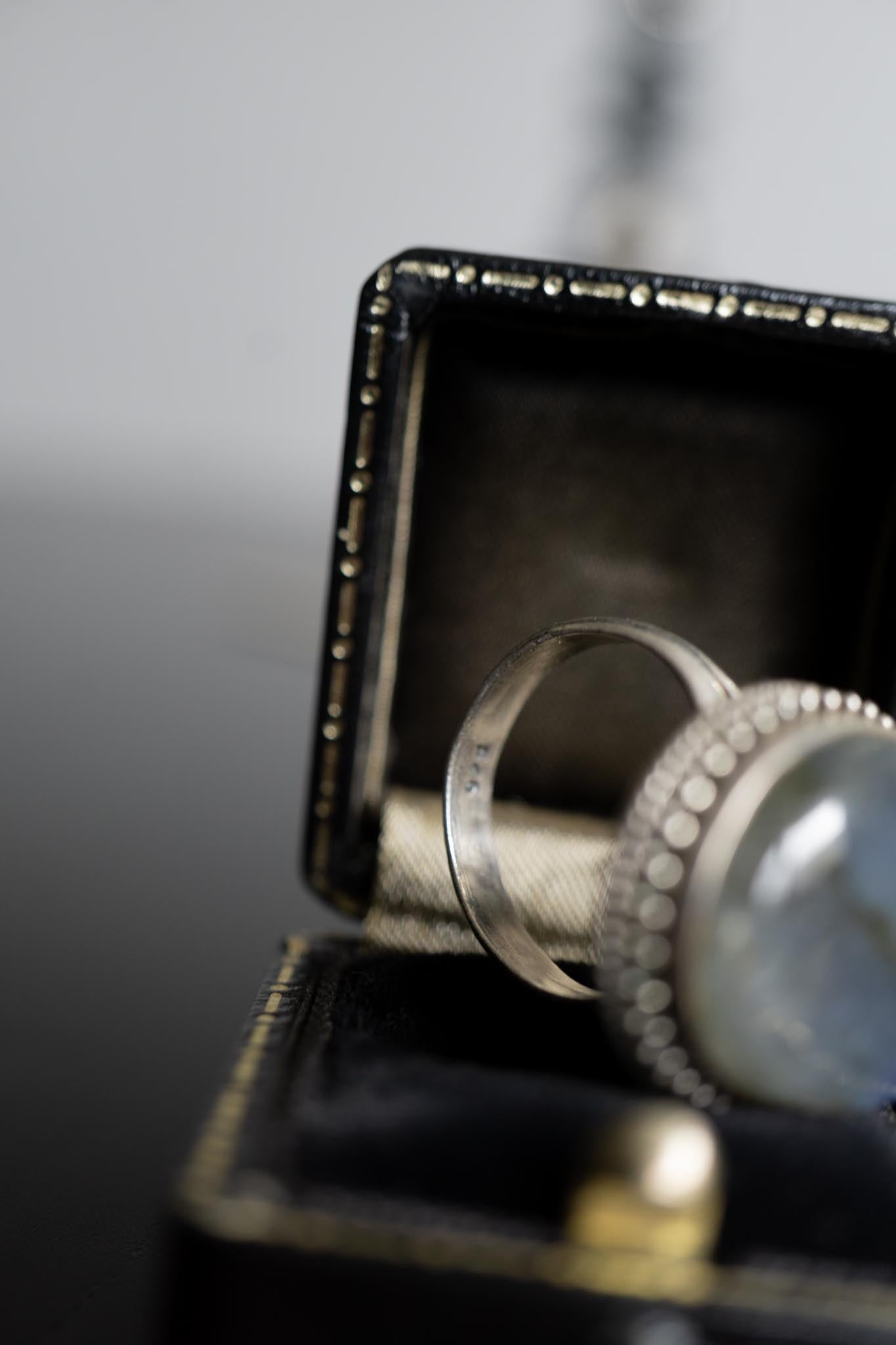 Großer Vintage-Ring aus 925er Silber mit ovalem Labradorit-Stein