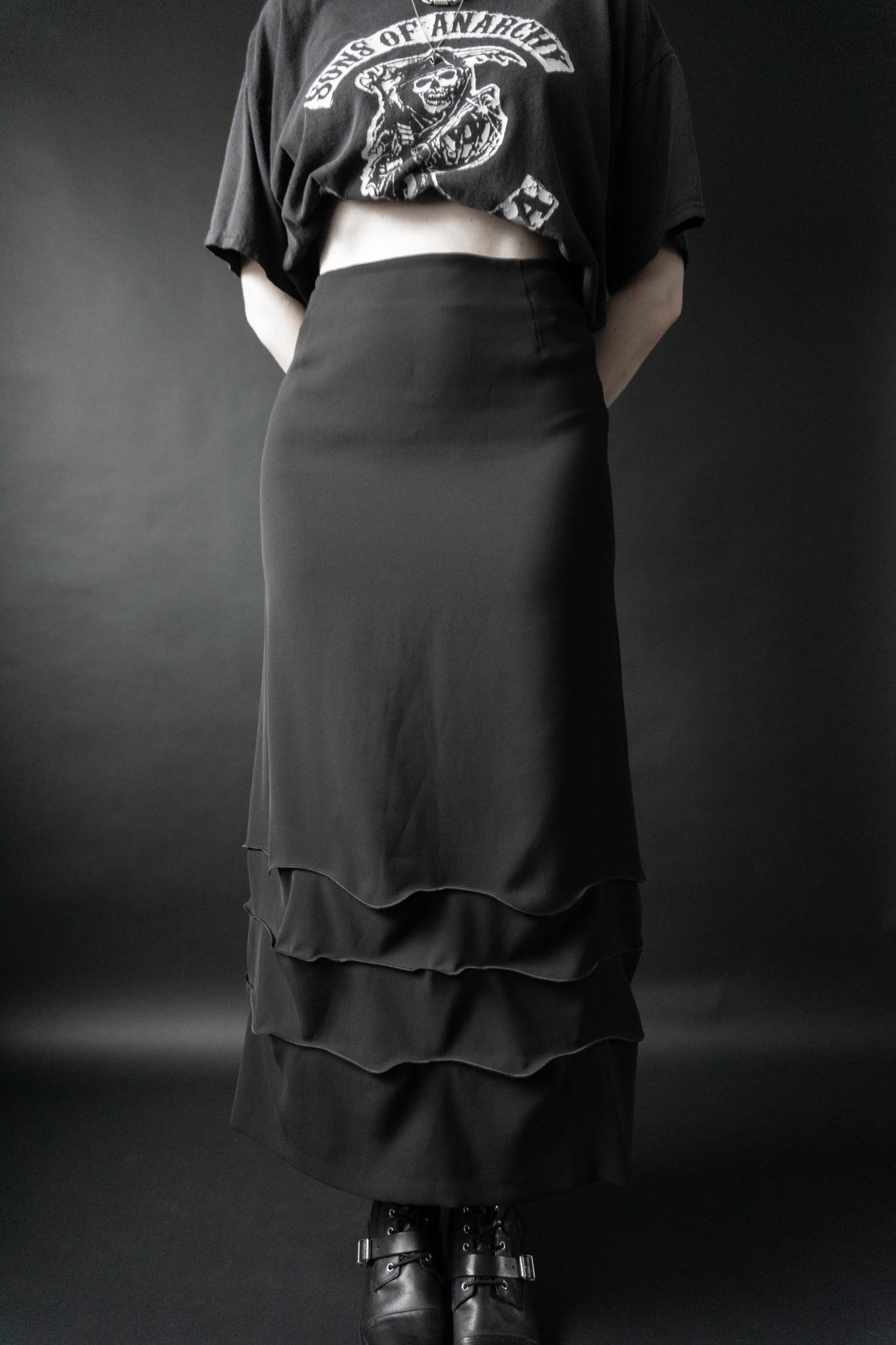 Schwarzer Annette-Goertz-Maxirock mit gefaltetem, ziehharmonikaartigem Saum