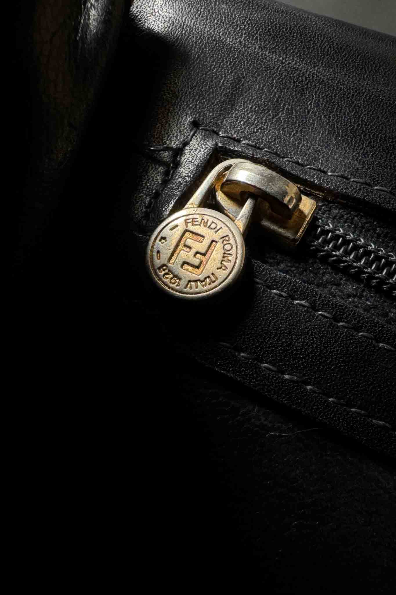 Vintage Fendi theplaincircle vintage