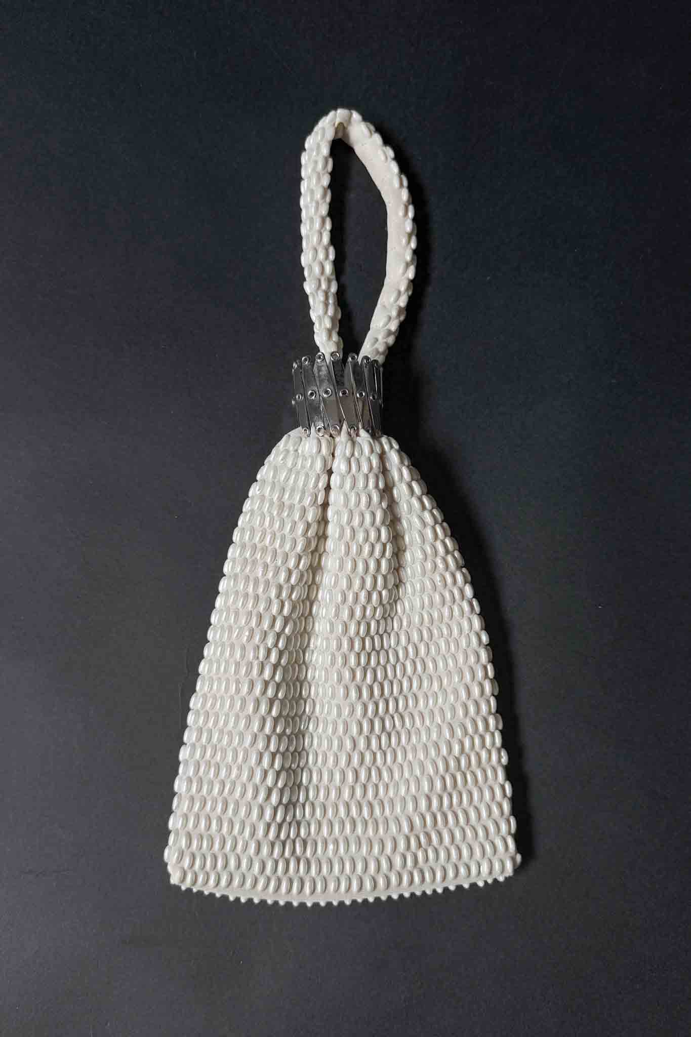 Beige Vintage Clutch mit Perlen und Akkordeon-Verschluss, 60er-Jahre