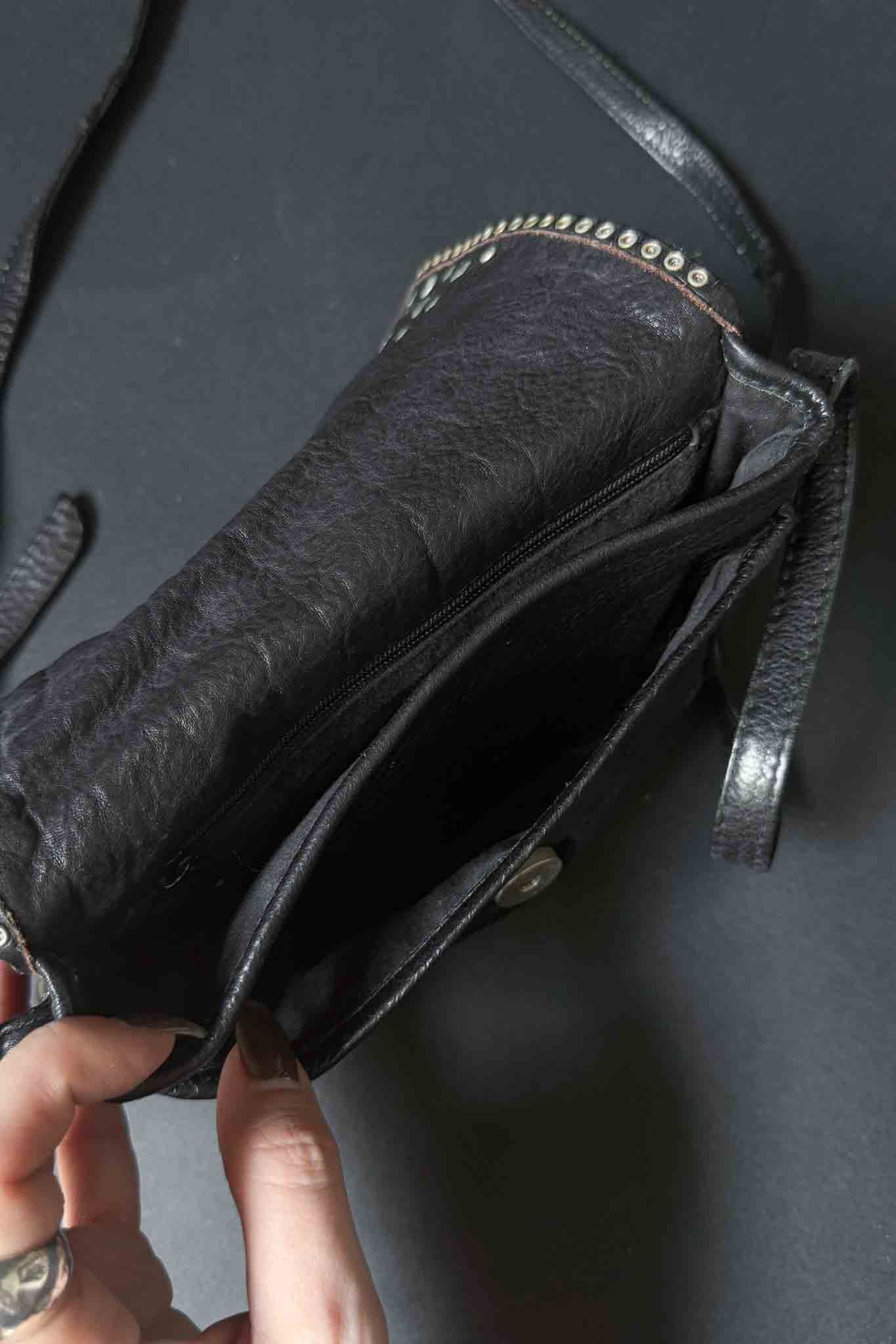 Vintage Kolster Ledertasche aus den 80ern mit Nieten und Strass theplaincircle vintage