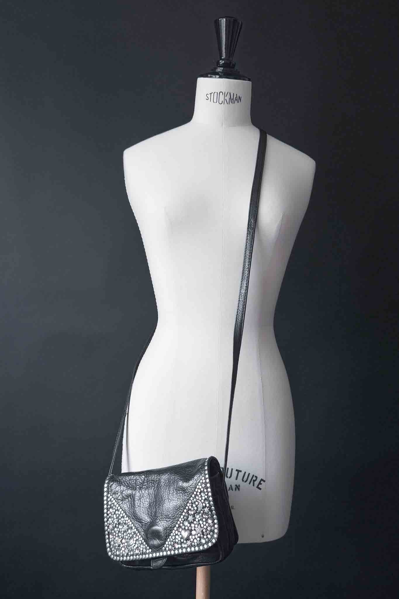 Vintage Kolster Ledertasche aus den 80ern mit Nieten und Strass theplaincircle vintage